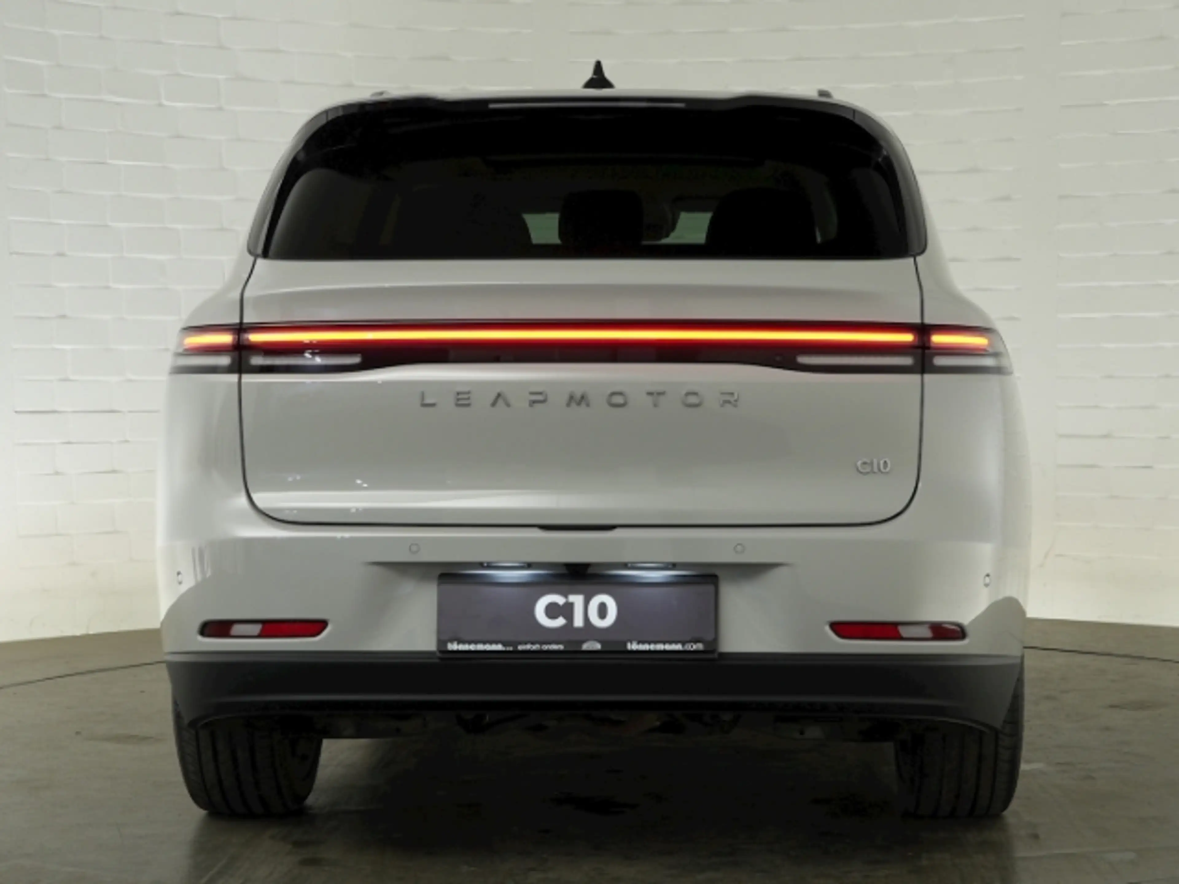 Leapmotor C10 REEV DESIGN 28,4kWh+NAVI+360° KAMERA+LED-SCHEINWER — photo 4