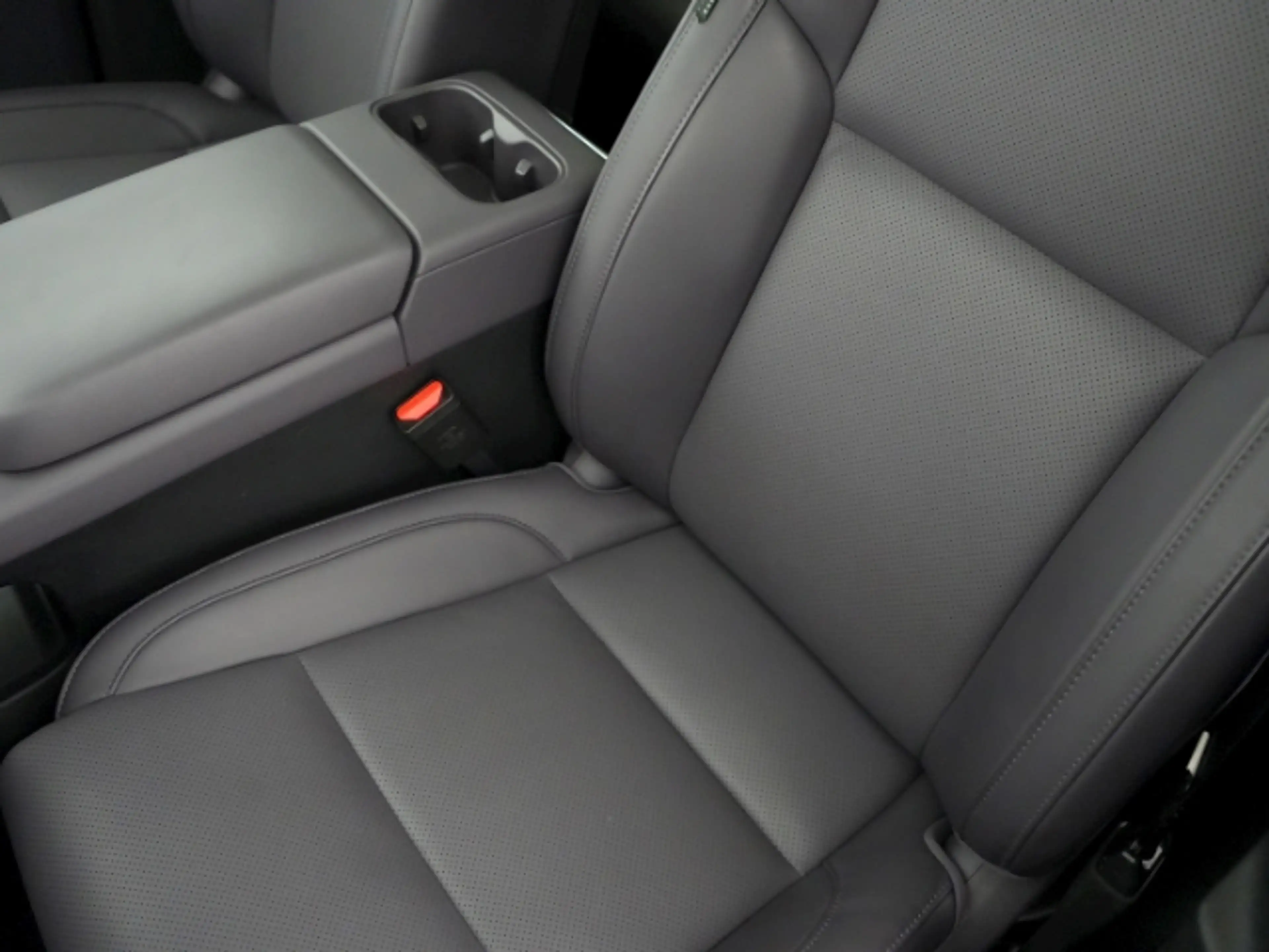 Leapmotor C10 REEV DESIGN 28,4kWh+NAVI+360° KAMERA+LED-SCHEINWER — photo 12