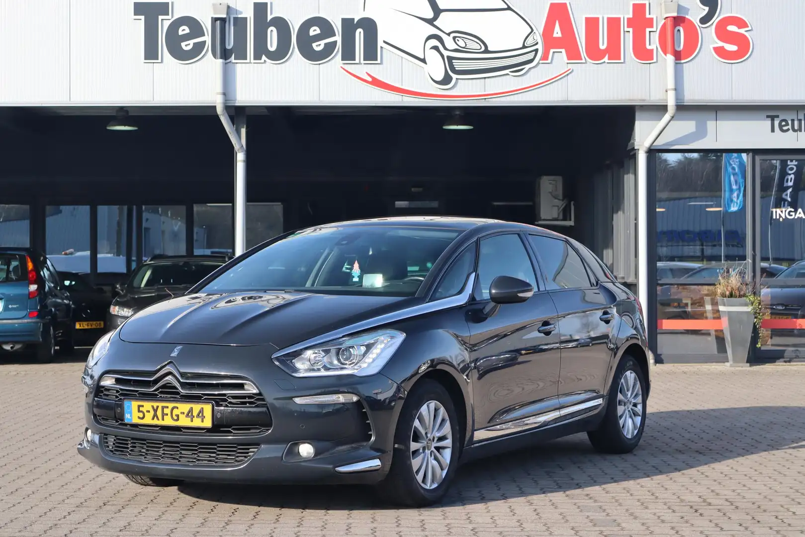 Citroen DS5 1.6 BlueHDi Business Executive Airco, Climate cont Сірий - 1