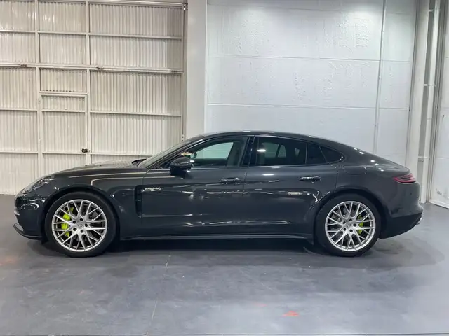 Porsche Panamera 4 e-Hybrid