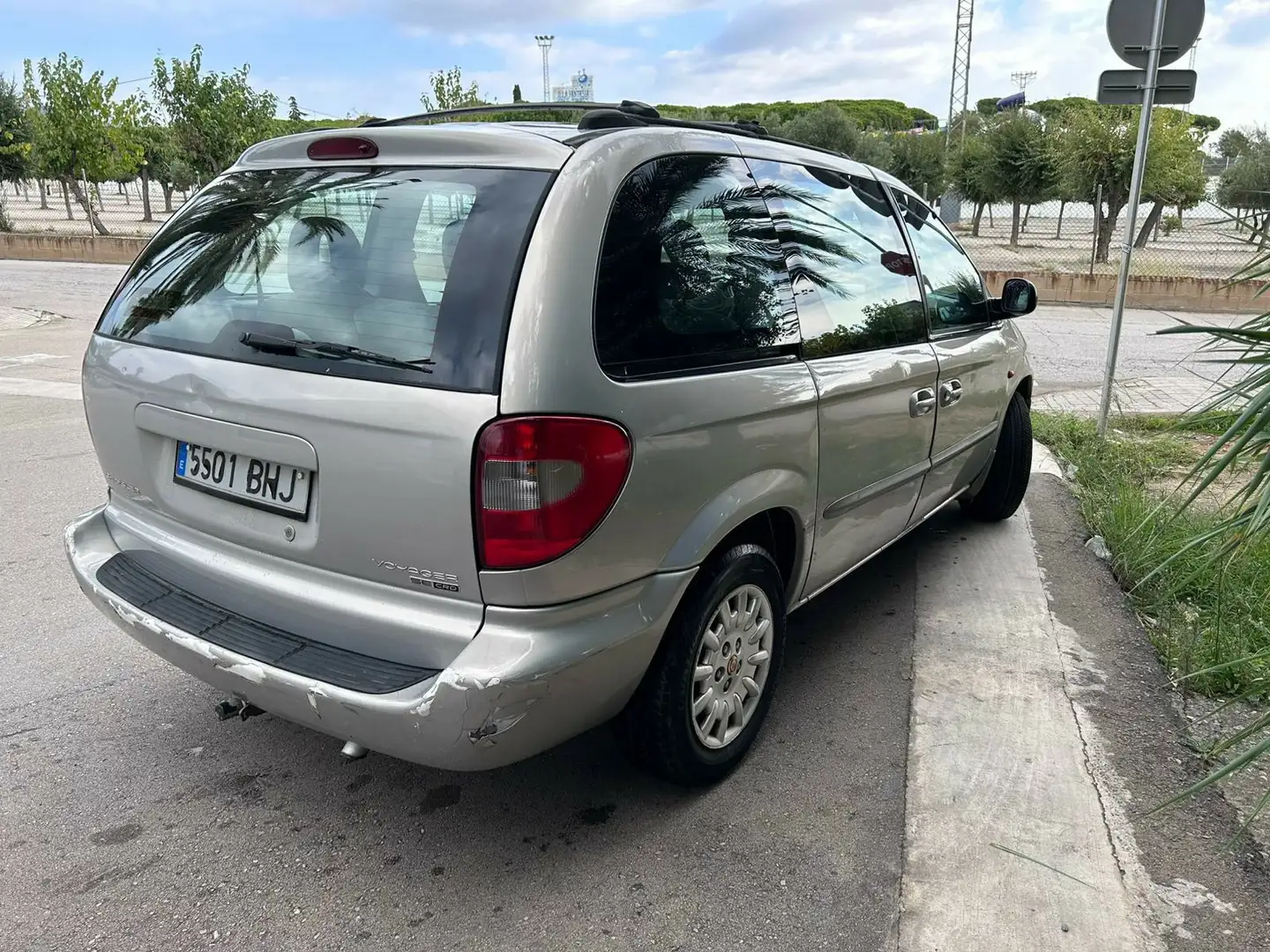 Chrysler Voyager 2.5 CRD SE - 2
