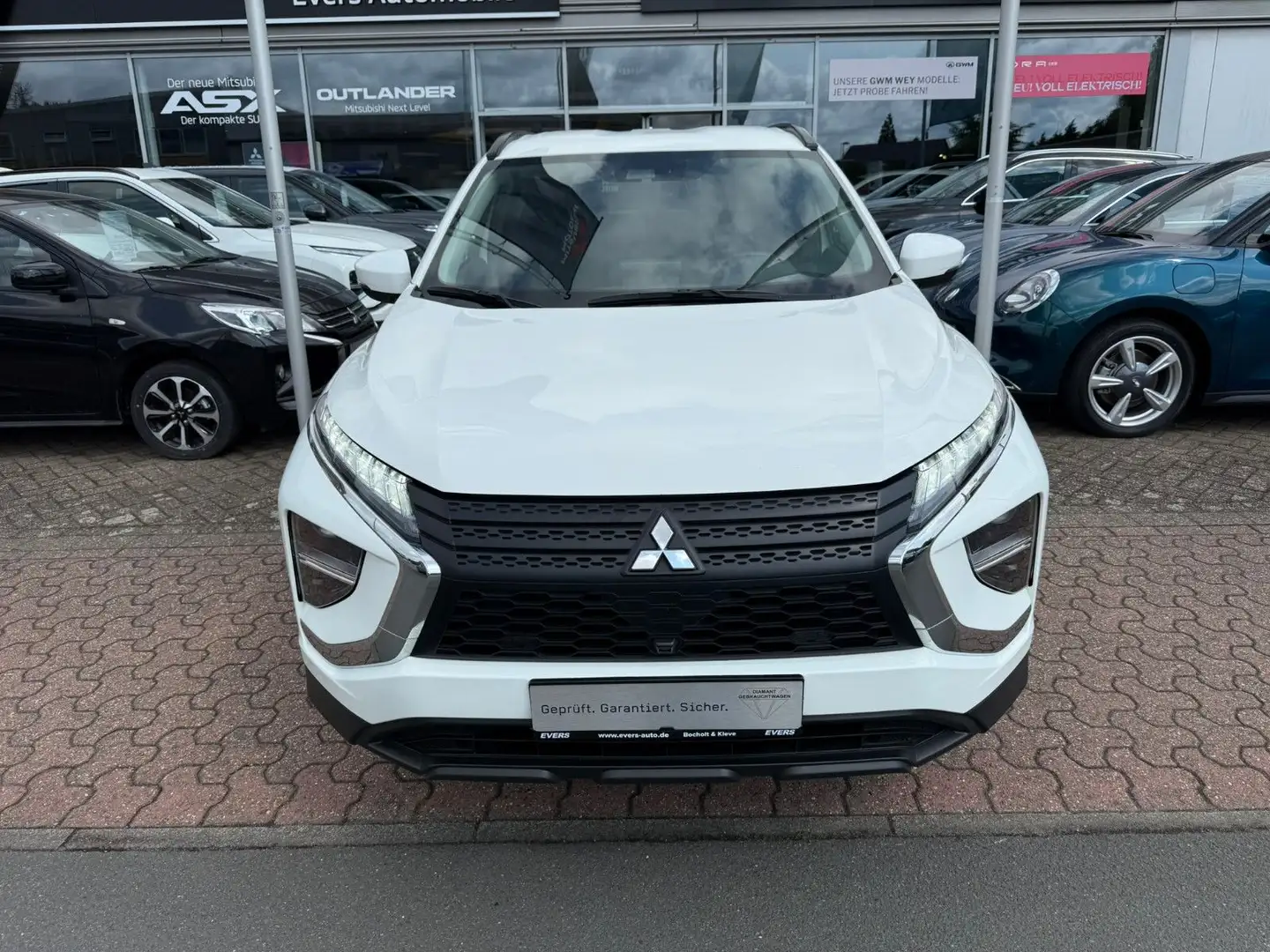 Mitsubishi Eclipse Cross PHEV Basis *SHZ*Fahrassistenzpaket Weiß - 2