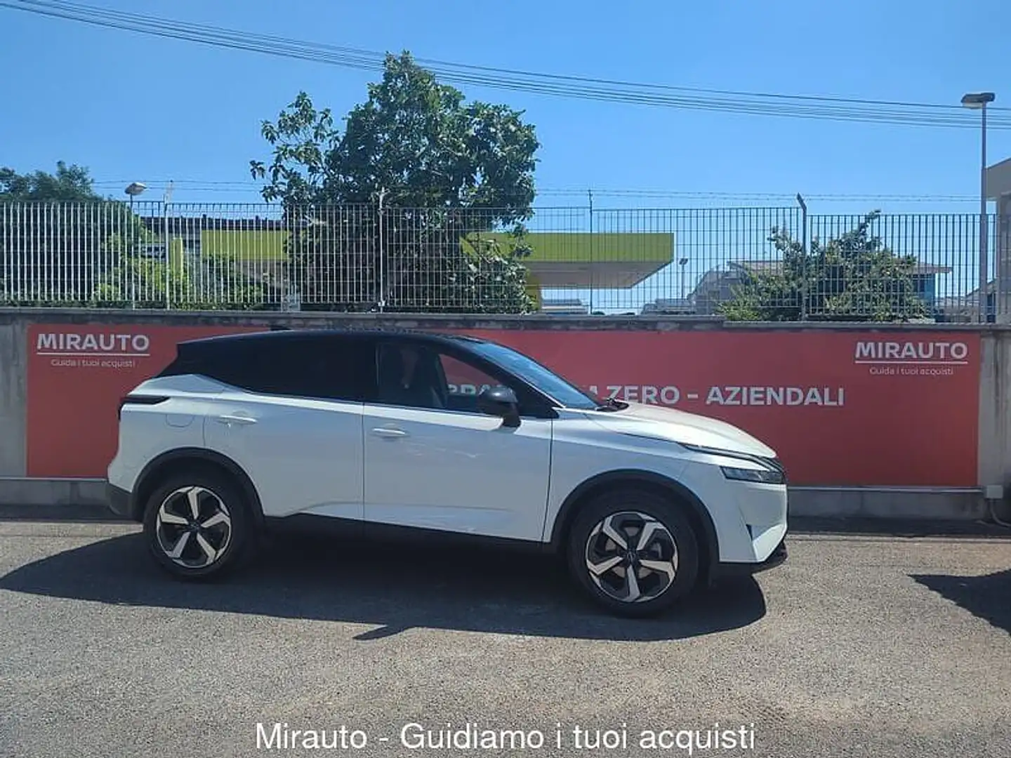 Nissan Qashqai 3ª serie Qashqai MHEV 140 CV N-Connecta Bianco - 1