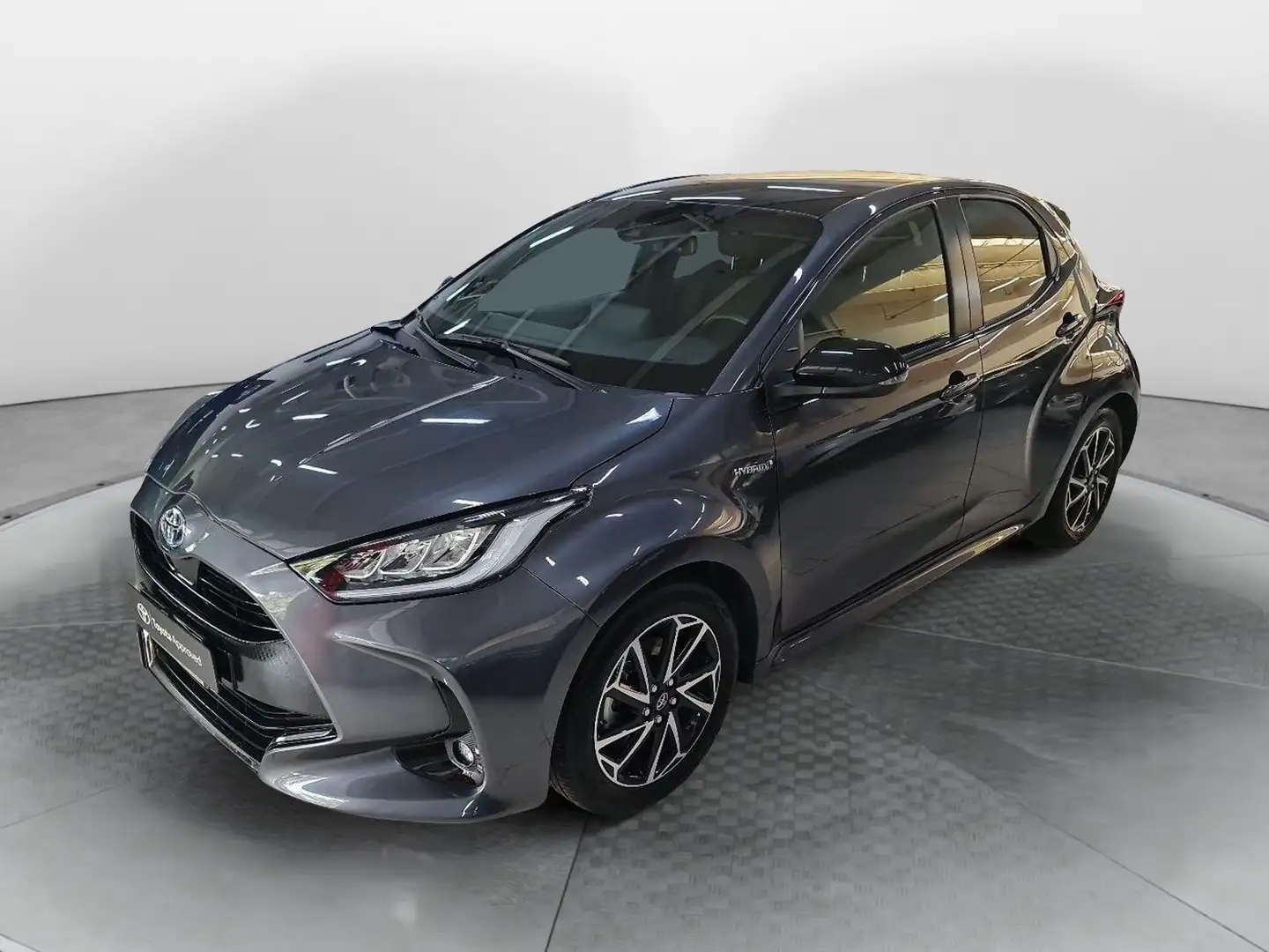 Toyota Yaris 1.5 Hybrid 5 porte Lounge Gris - 1