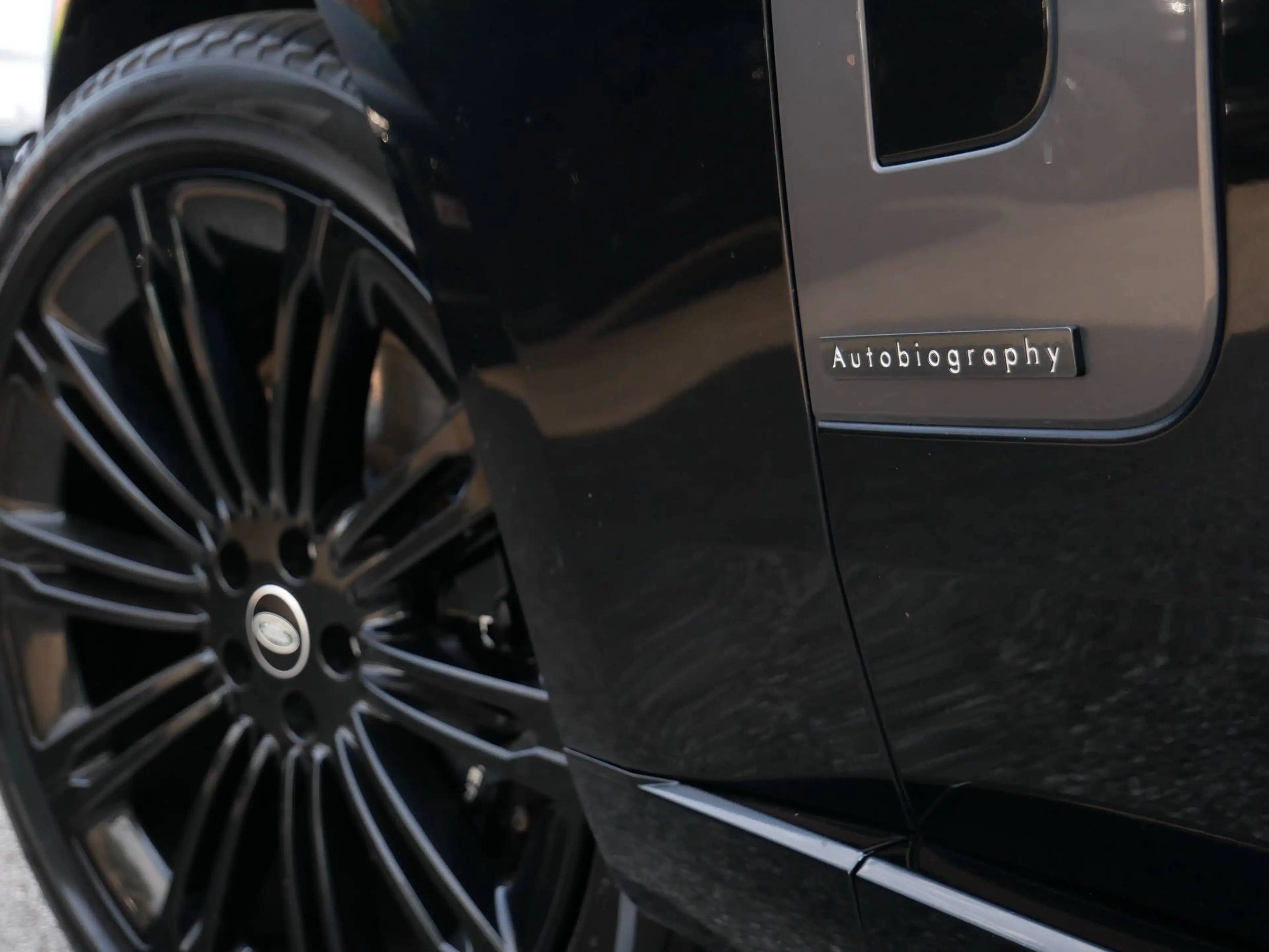 Land Rover Range Rover P530 V8 4.4 Autobiography Pano/Webasto/SV leder/Rear TV/23/Black pack — photo 14