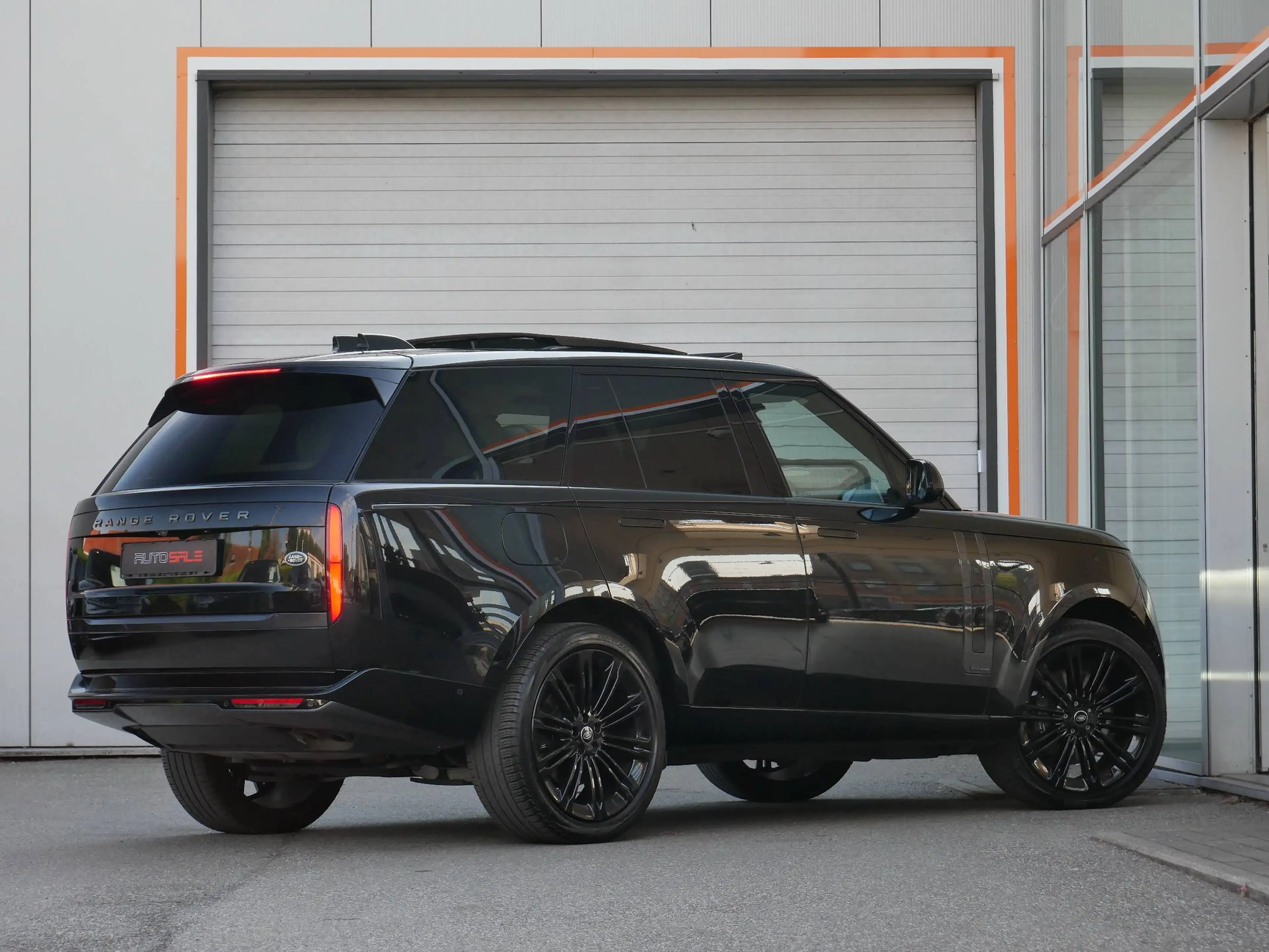 Land Rover Range Rover P530 V8 4.4 Autobiography Pano/Webasto/SV leder/Rear TV/23/Black pack — photo 3