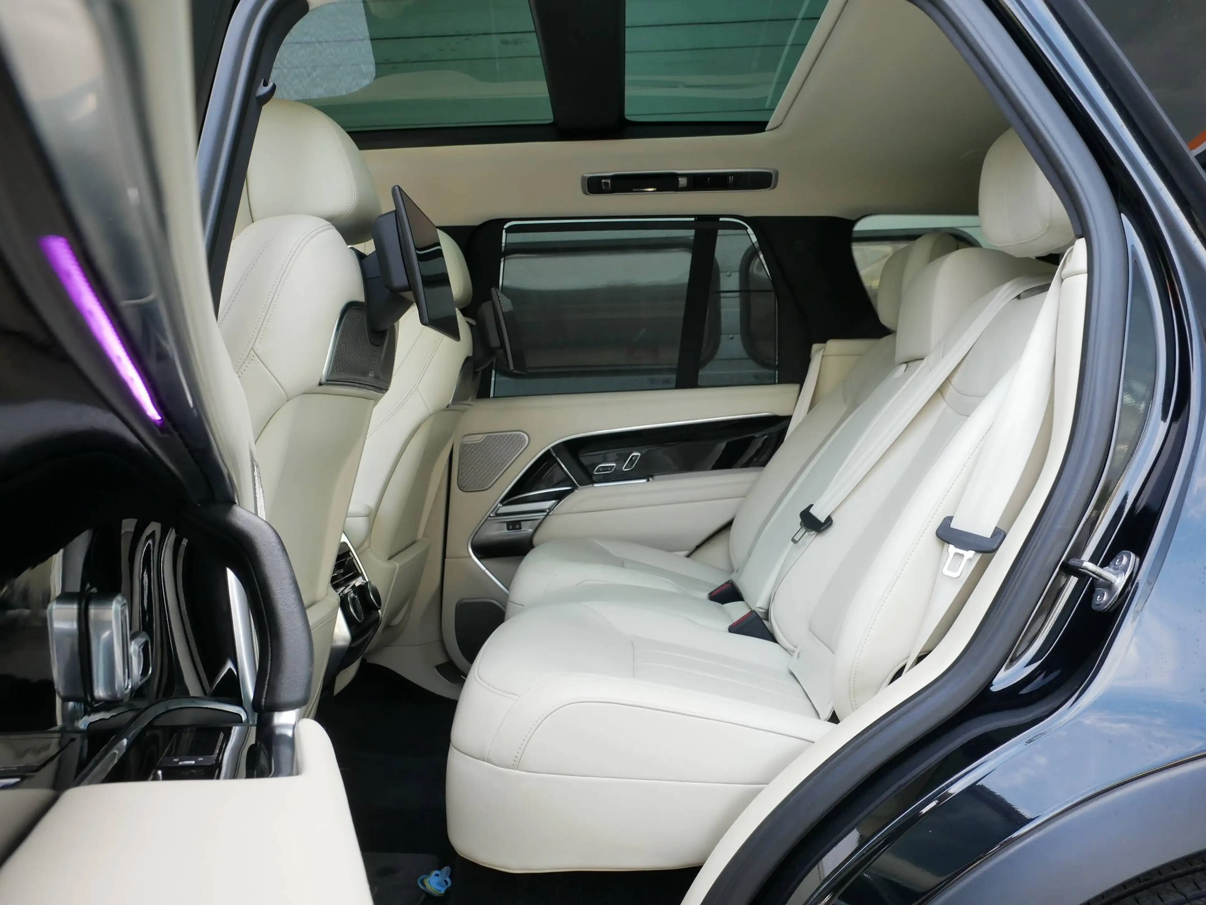 Land Rover Range Rover P530 V8 4.4 Autobiography Pano/Webasto/SV leder/Rear TV/23/Black pack — photo 7
