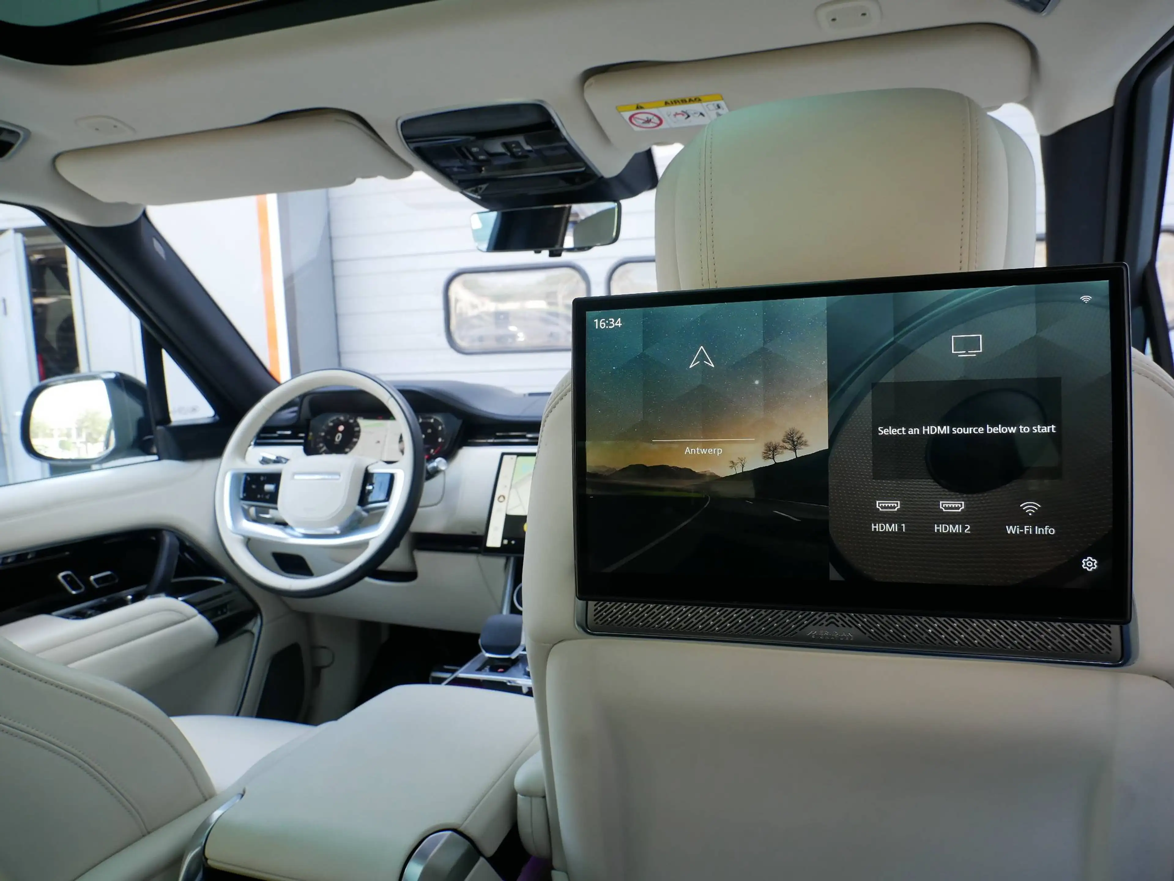 Land Rover Range Rover P530 V8 4.4 Autobiography Pano/Webasto/SV leder/Rear TV/23/Black pack — photo 11