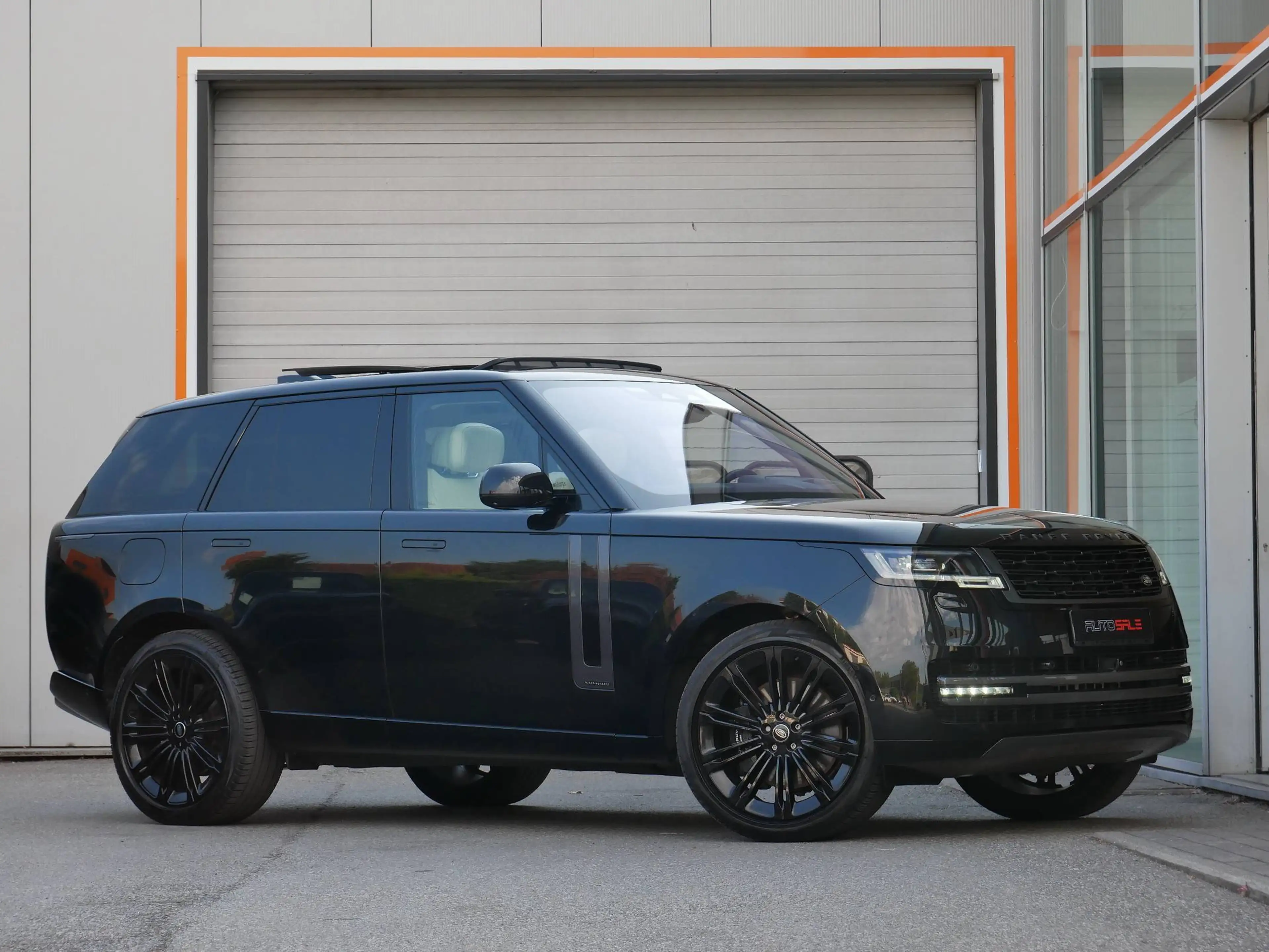 Land Rover Range Rover P530 V8 4.4 Autobiography Pano/Webasto/SV leder/Rear TV/23/Black pack — photo 2