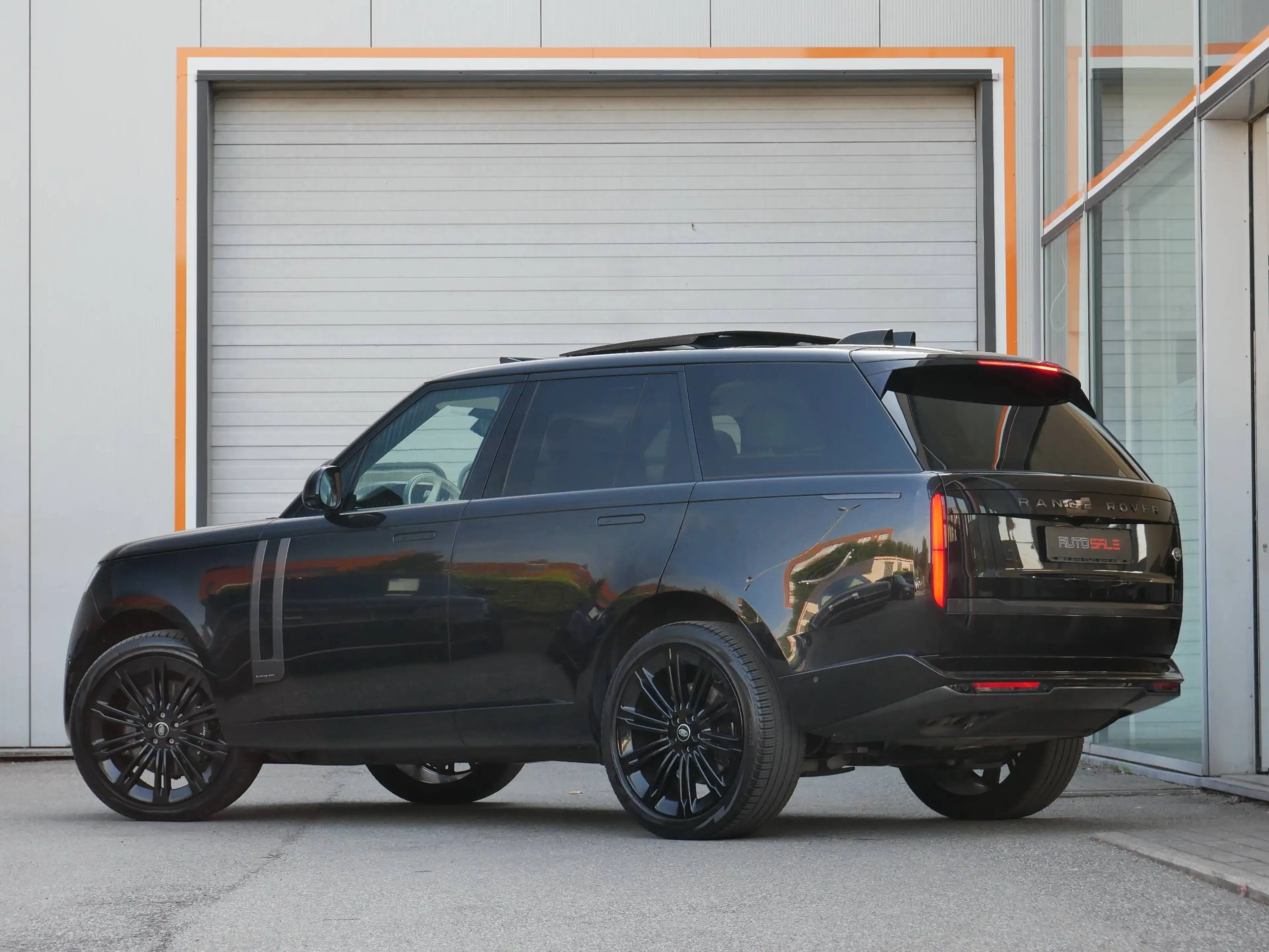 Land Rover Range Rover P530 V8 4.4 Autobiography Pano/Webasto/SV leder/Rear TV/23/Black pack — photo 4