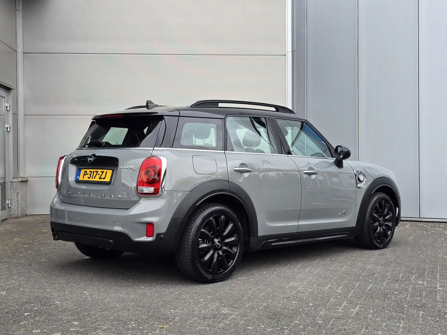 MINI Cooper SE Countryman Mini 2.0 ALL4 Salt Grau - 2