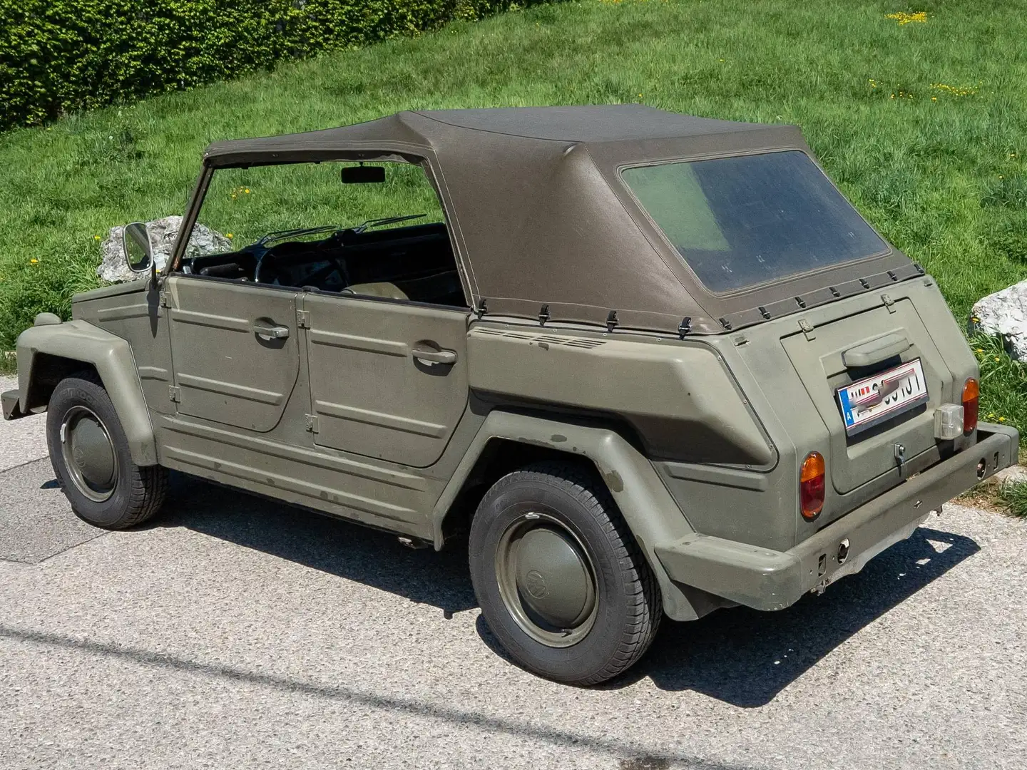 Volkswagen 181 Kübelwagen / Kurierwagen / Jagdwagen Grün - 2