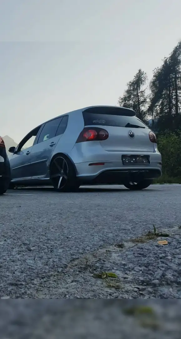 Volkswagen Golf R32 4MOTION - 2