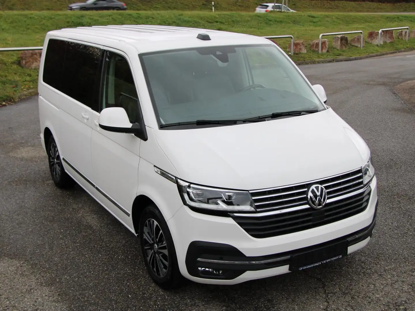 Volkswagen T6.1 Multivan TDI Generation Six DSG 150 PS /2x Schiebetüre Weiß - 2