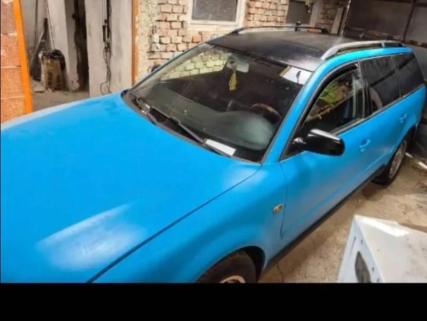 Volkswagen Passat 3b5 2.3l vr5 Blau - 1