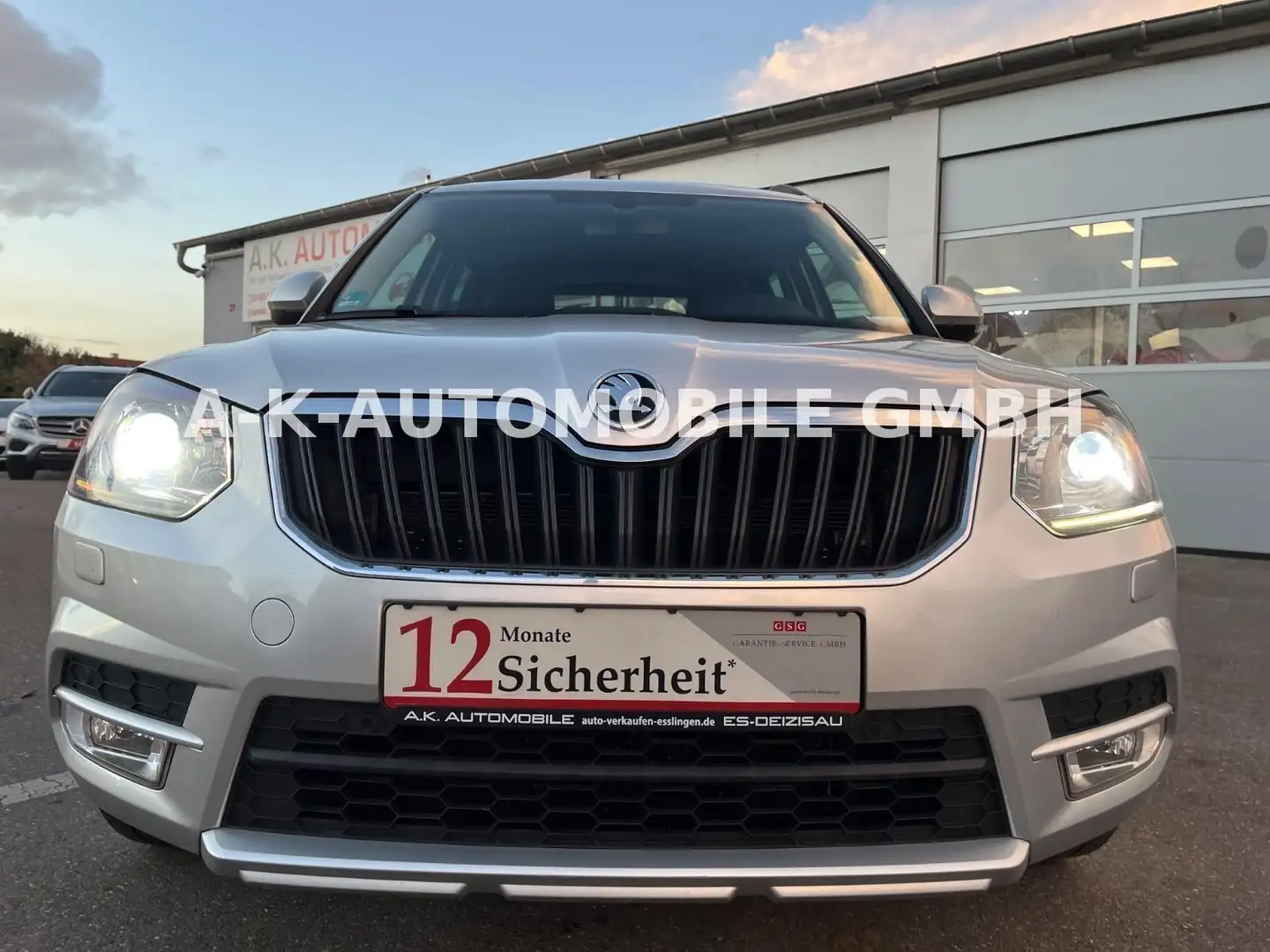 Skoda Yeti Joy 4x4*1/HAND*NAVI*TEMPO*DAB*AHK* Argent - 2