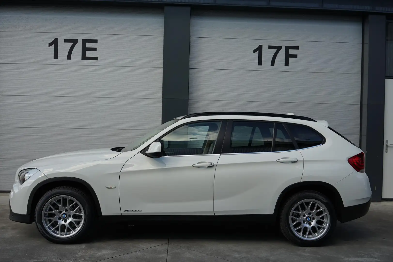 BMW X1 xDrive23d Executive LET OP:74dkm!-ALS NIEUW!-1eig- Weiß - 1