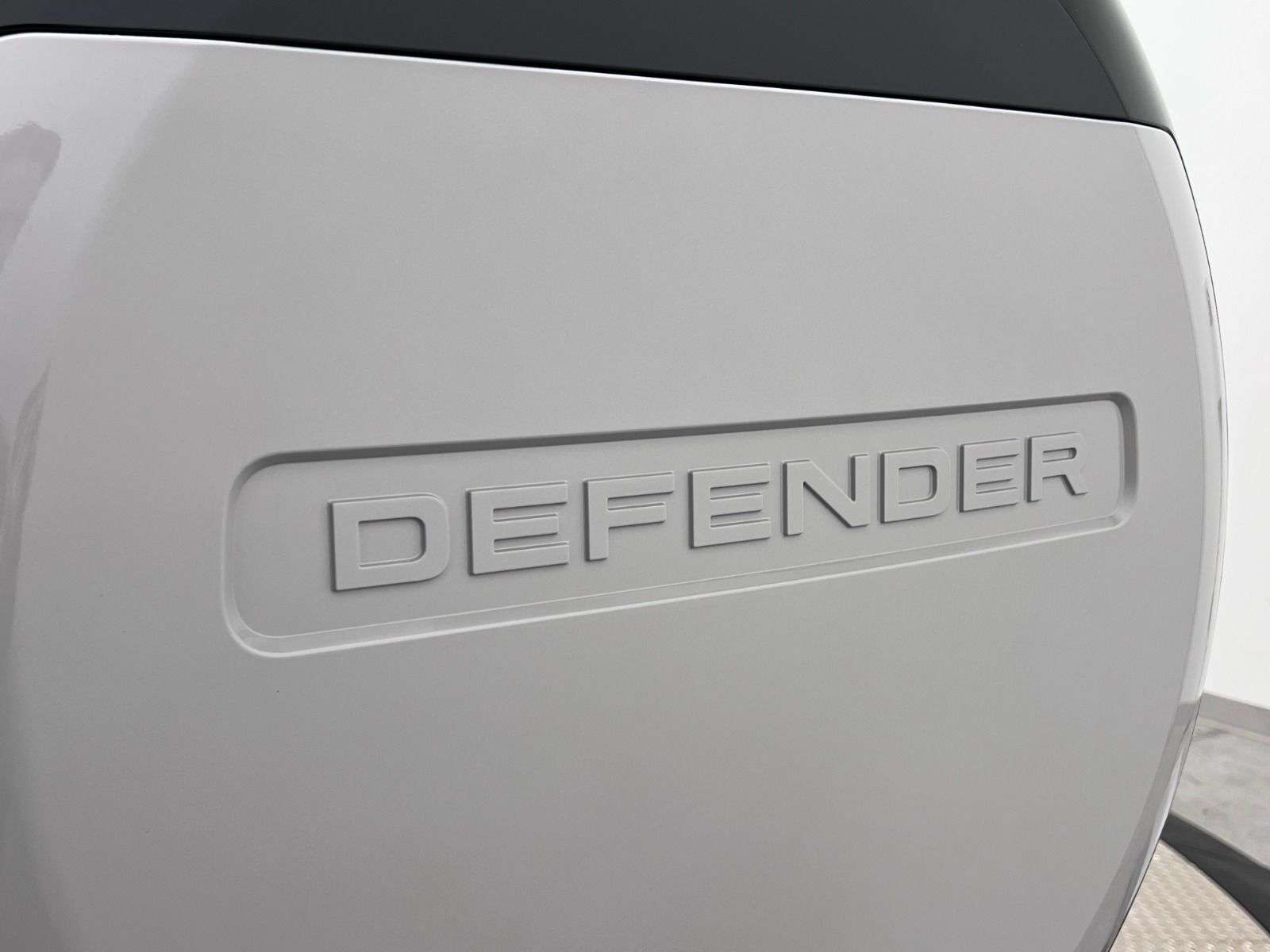 2026 Land Rover Defender 110 P400 X-DYNAMIC SE thumb 18