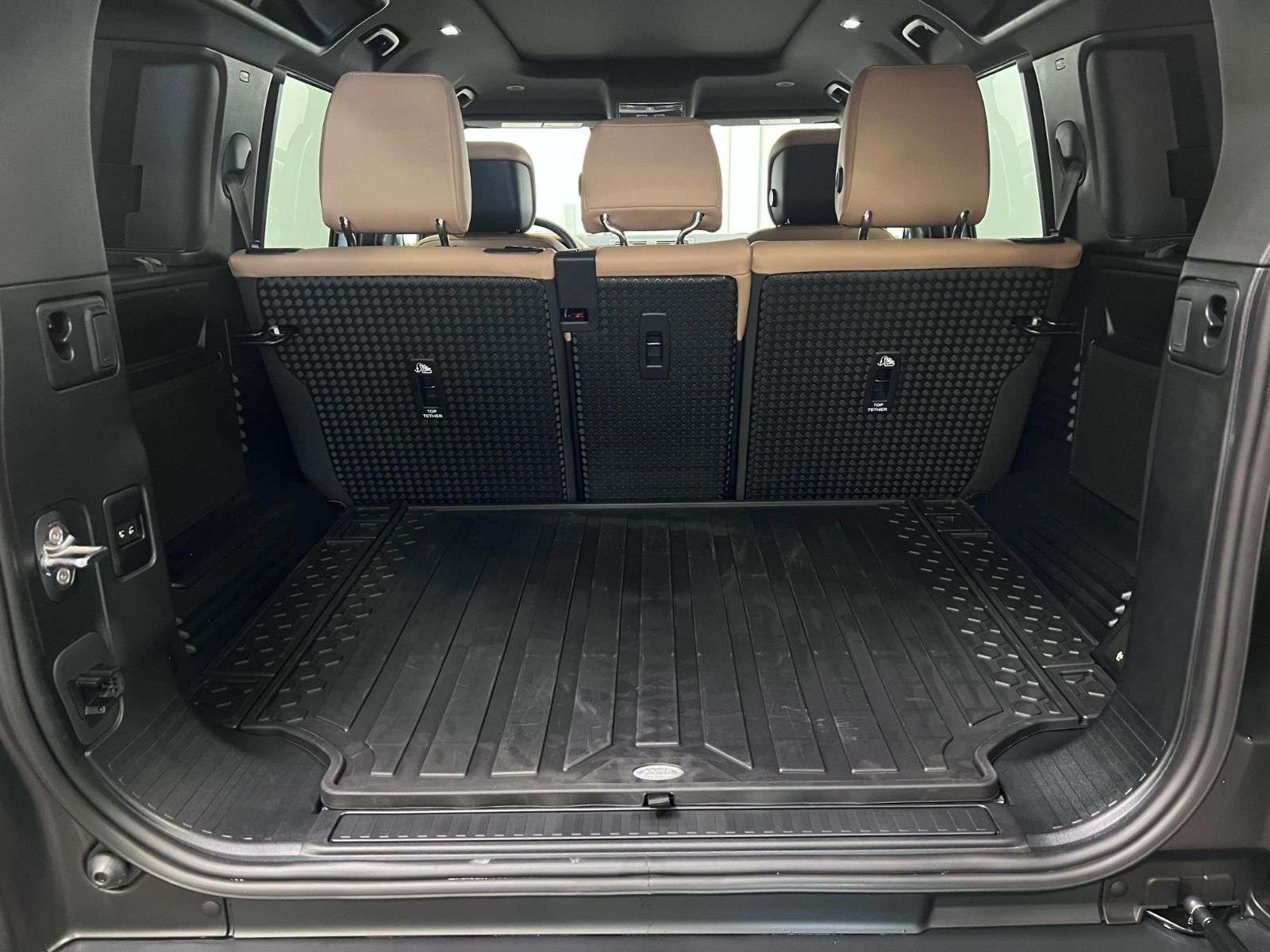 2026 Land Rover Defender 110 P400 X-DYNAMIC SE thumb 17