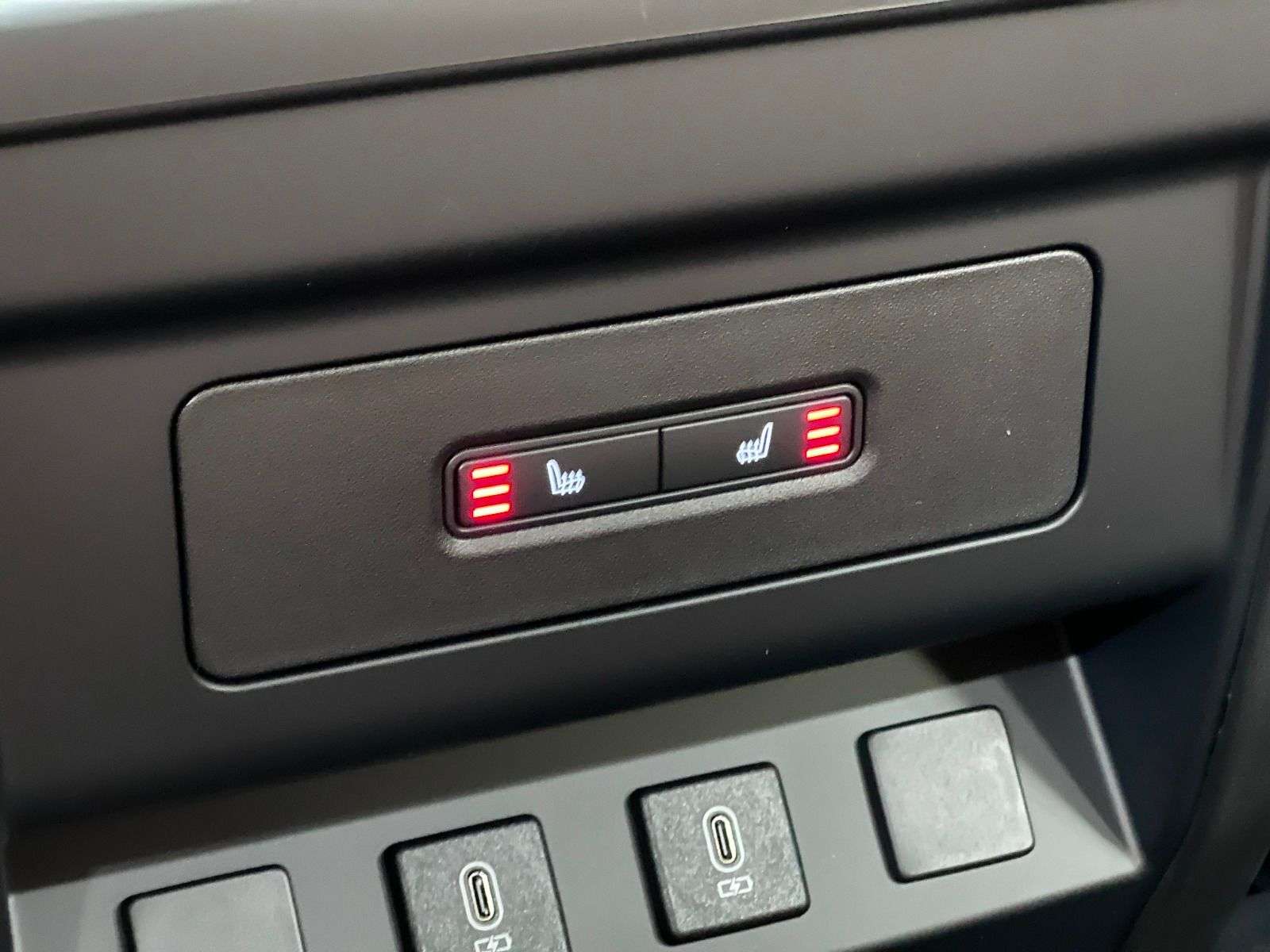 2026 Land Rover Defender 110 P400 X-DYNAMIC SE thumb 46