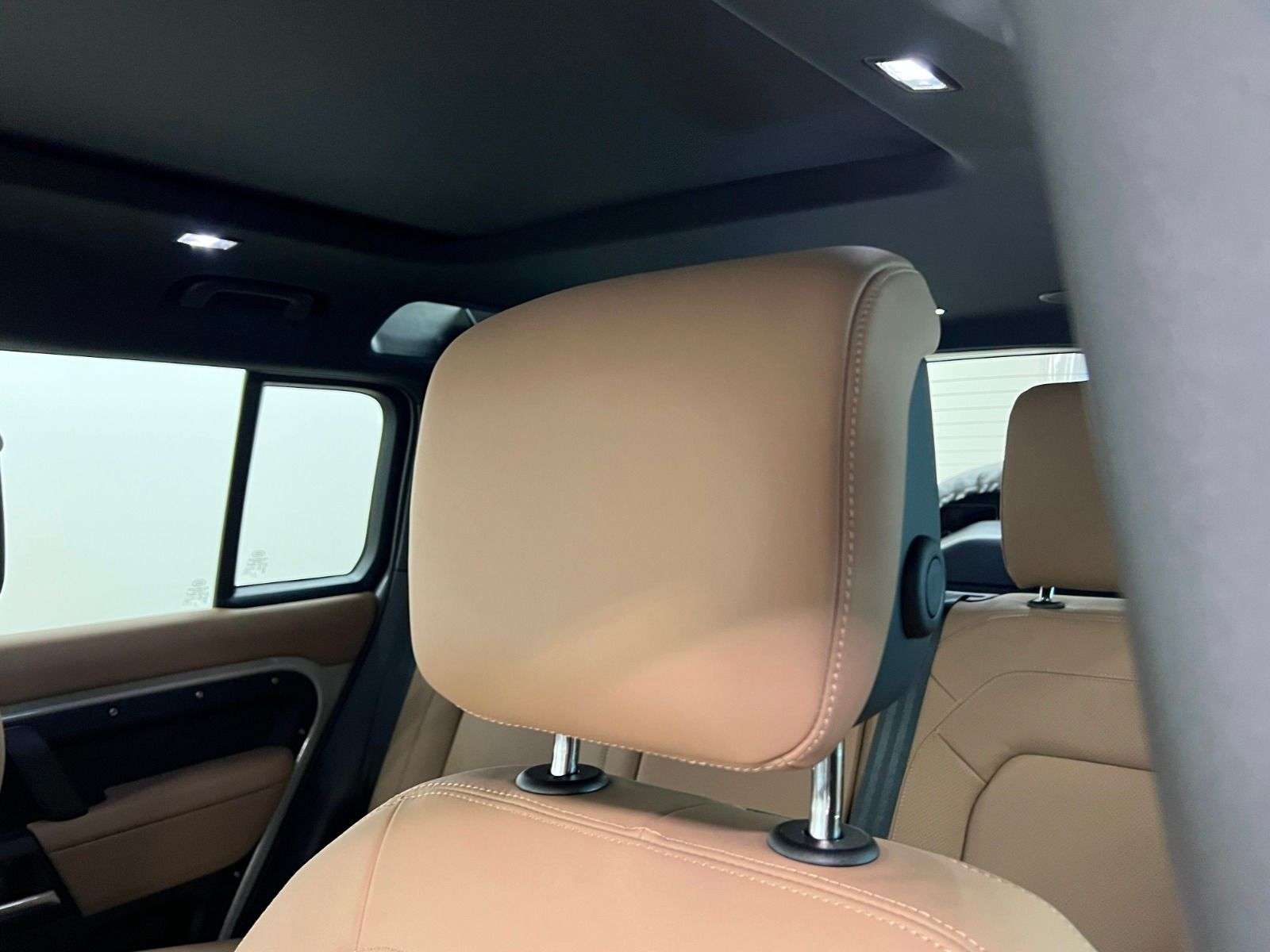 2026 Land Rover Defender 110 P400 X-DYNAMIC SE thumb 41