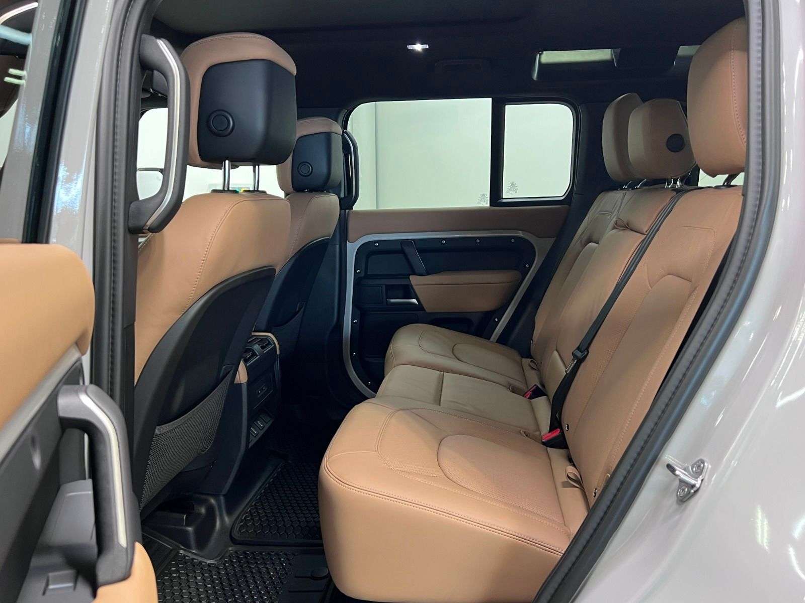2026 Land Rover Defender 110 P400 X-DYNAMIC SE thumb 49