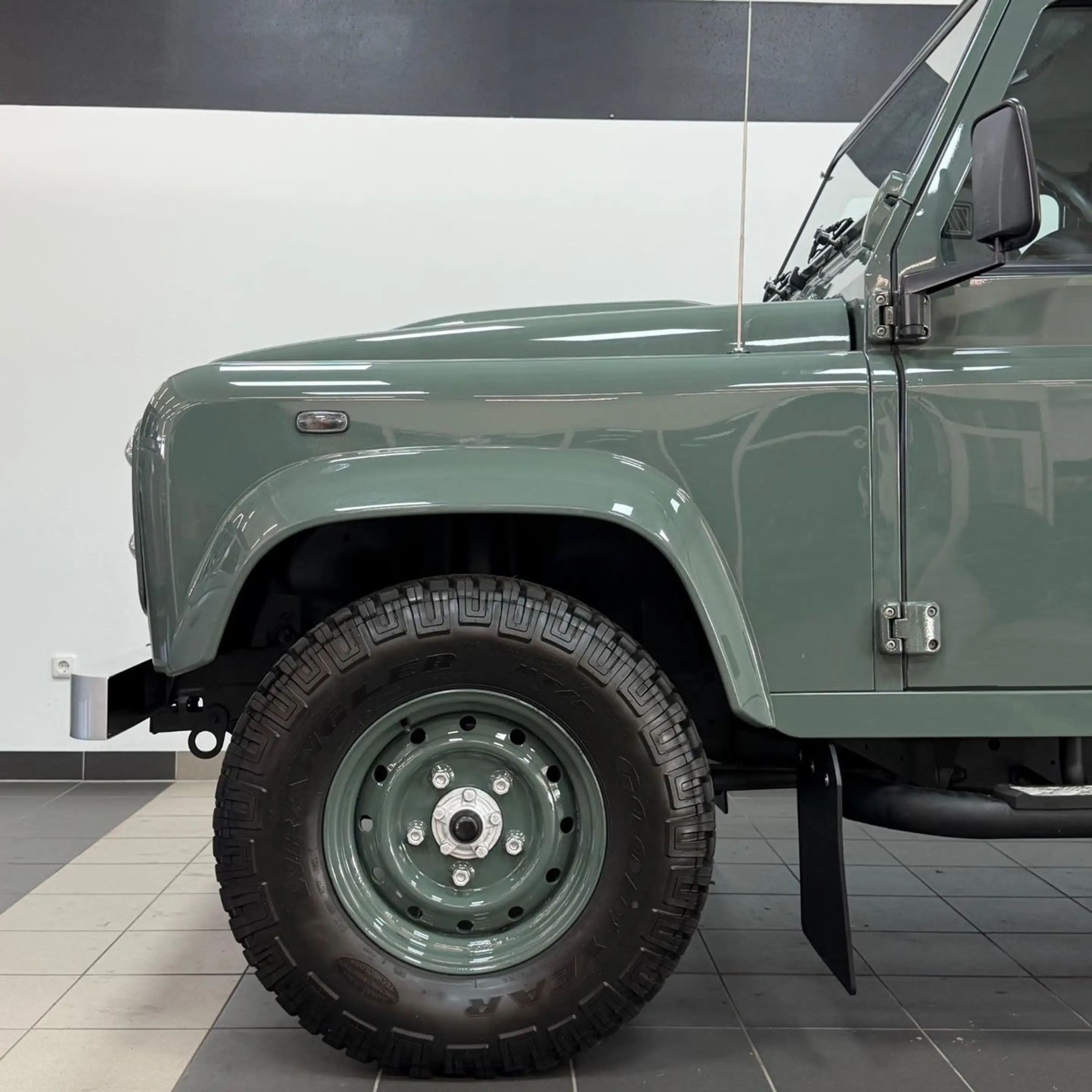 Land Rover Defender 110 Td4 Station W. SE Heritage Design — photo 5