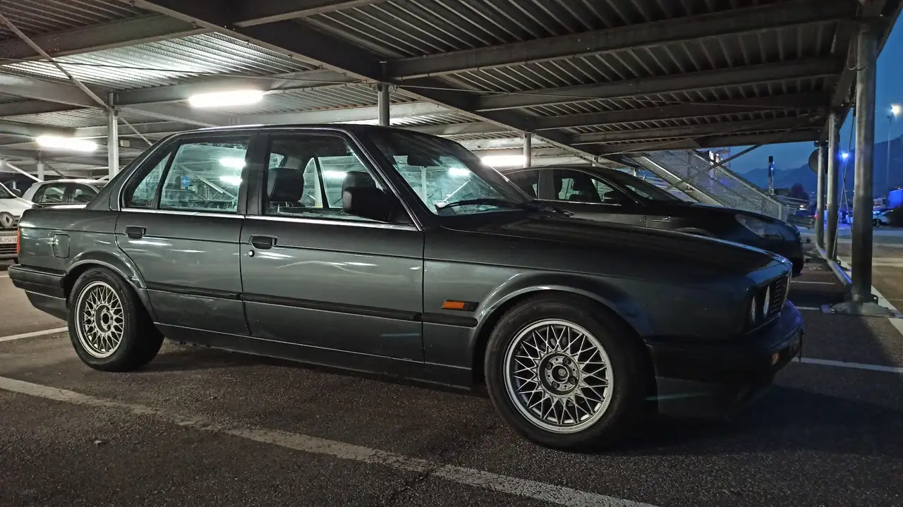 BMW 320i S c/abs 4p, foto 1