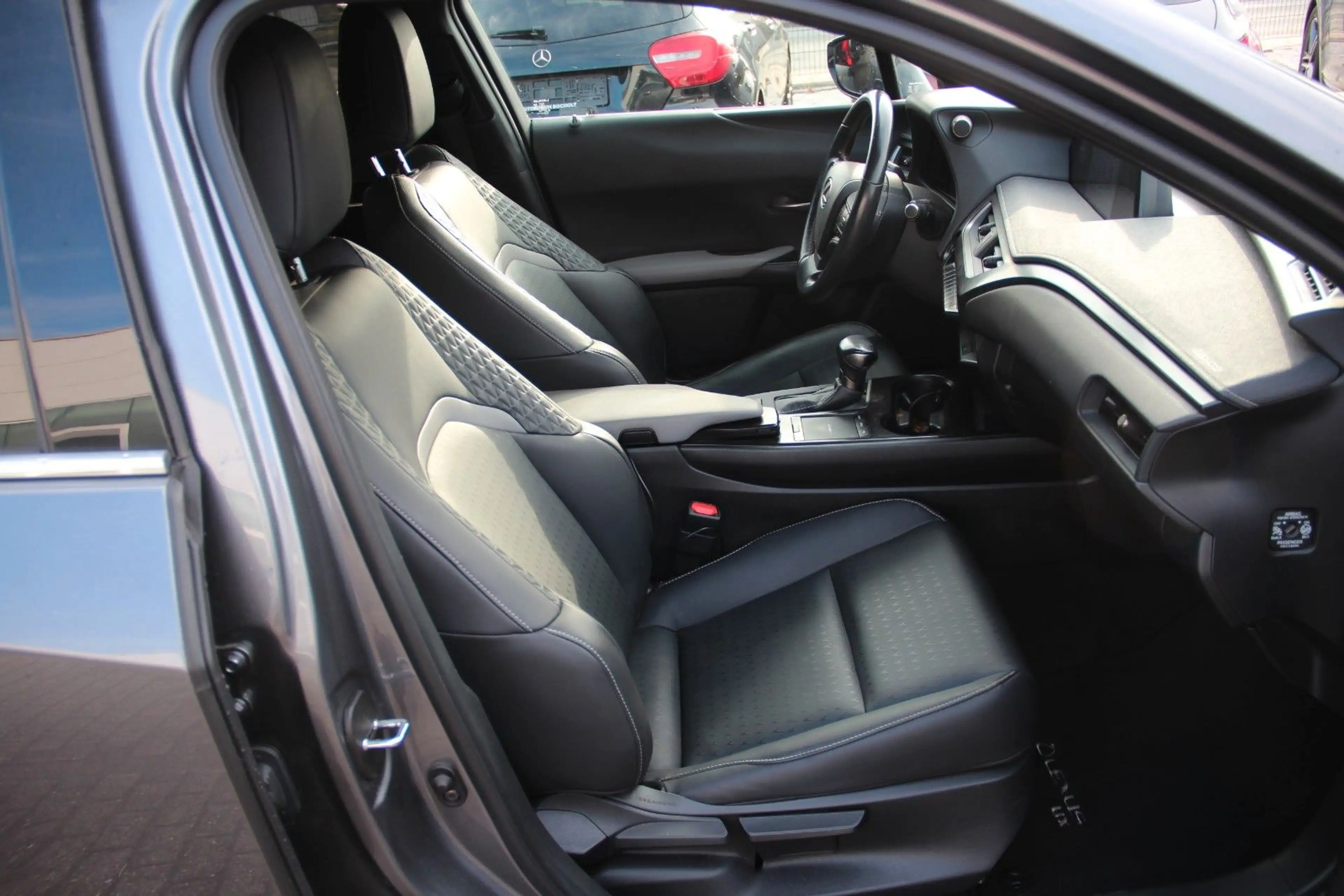 Lexus UX 250h Style Edition , ACC, LED, RFK — photo 11