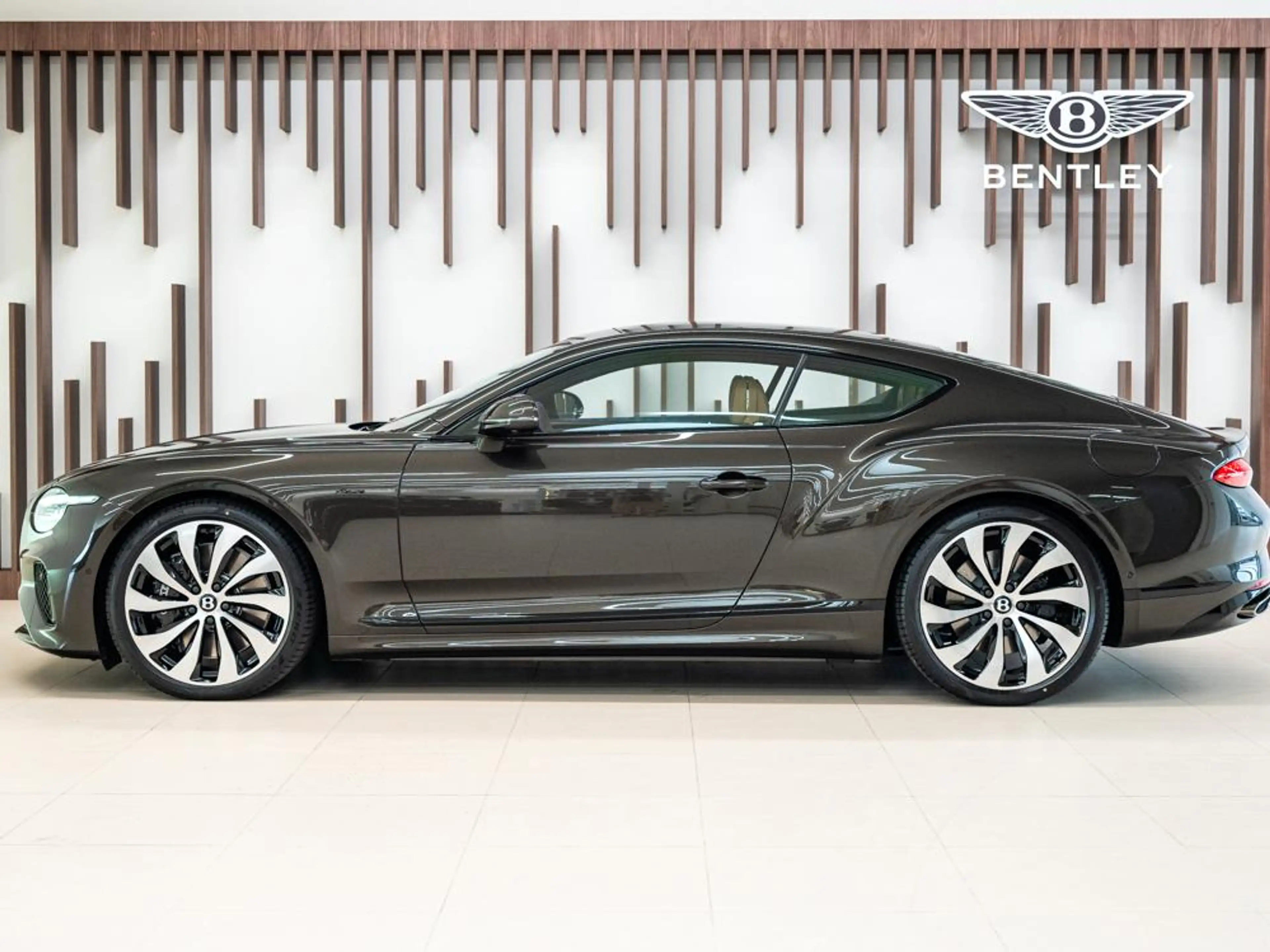 Bentley Continental GT Continental GT Azure V8 Hybrid — photo 5