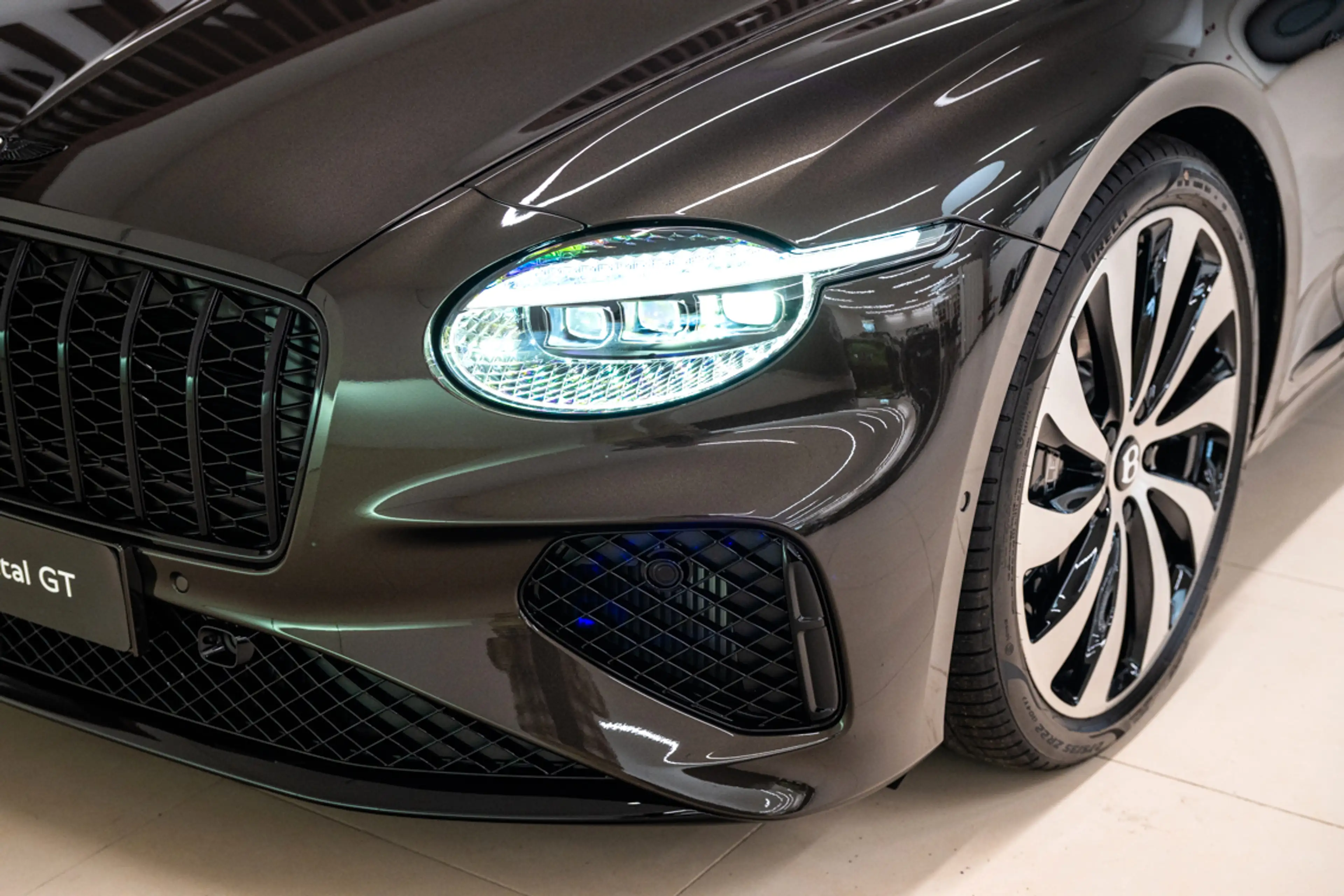 Bentley Continental GT Continental GT Azure V8 Hybrid — photo 10
