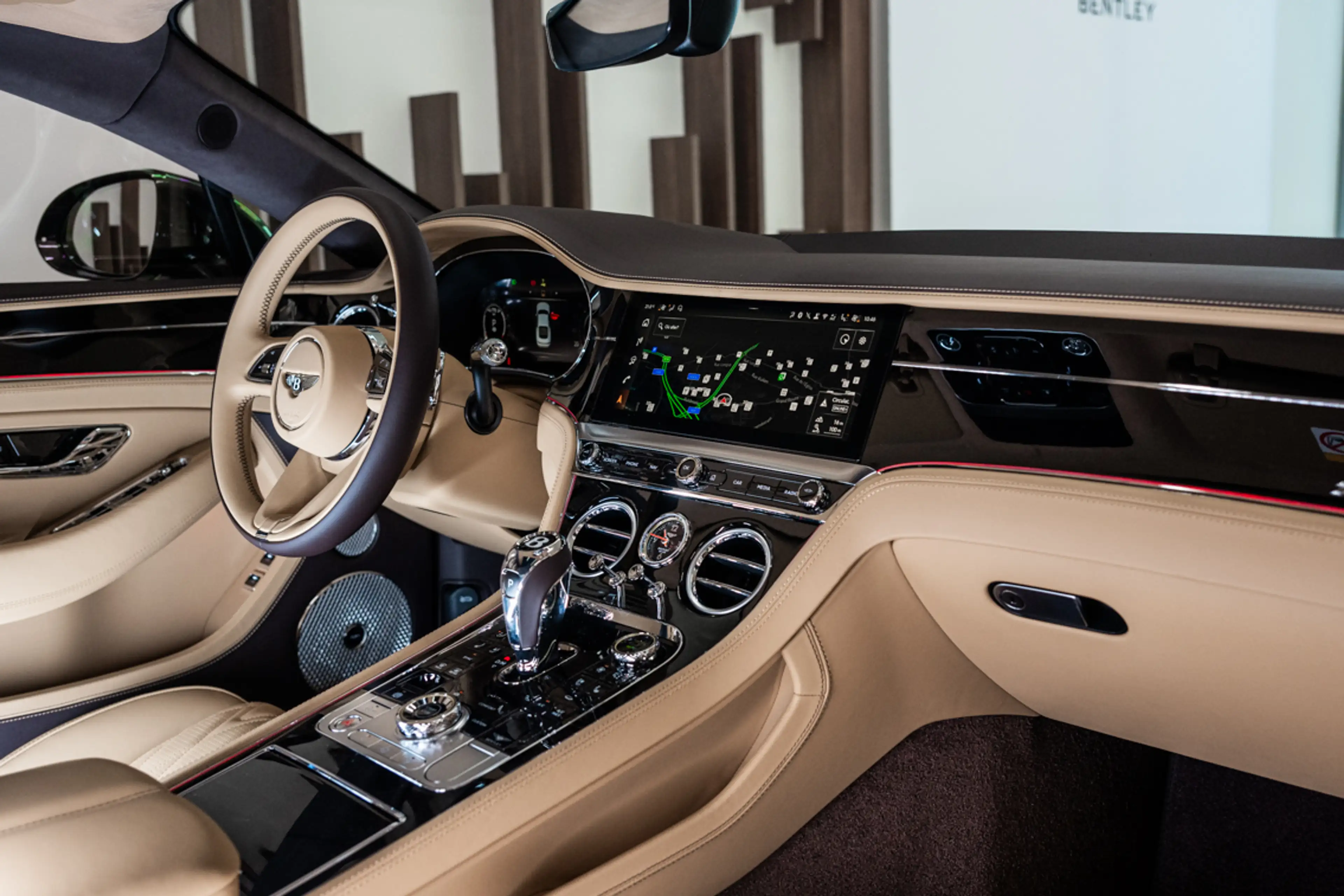 Bentley Continental GT Continental GT Azure V8 Hybrid — photo 2
