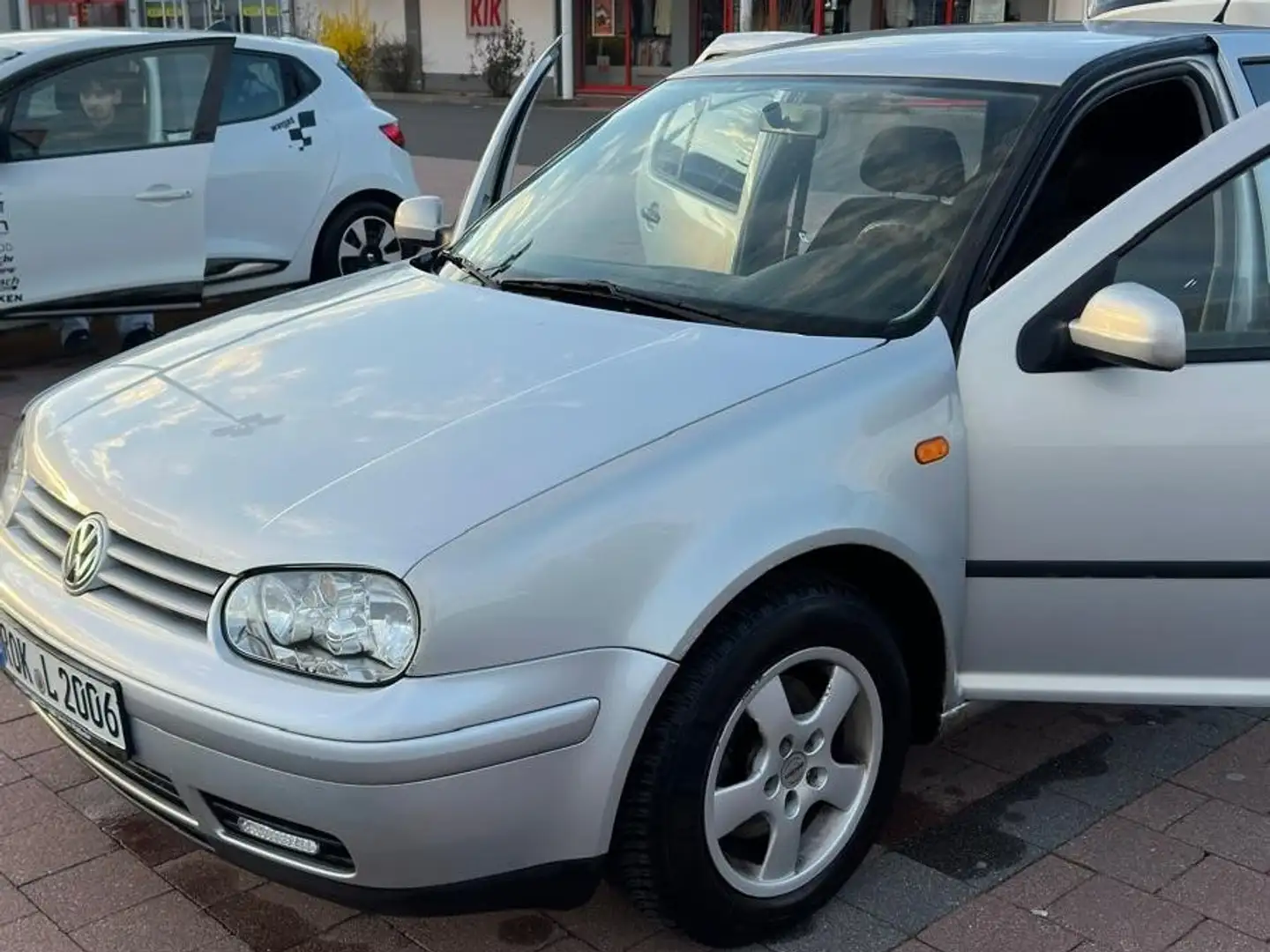 Volkswagen Golf 1.9 TDI Gris - 1