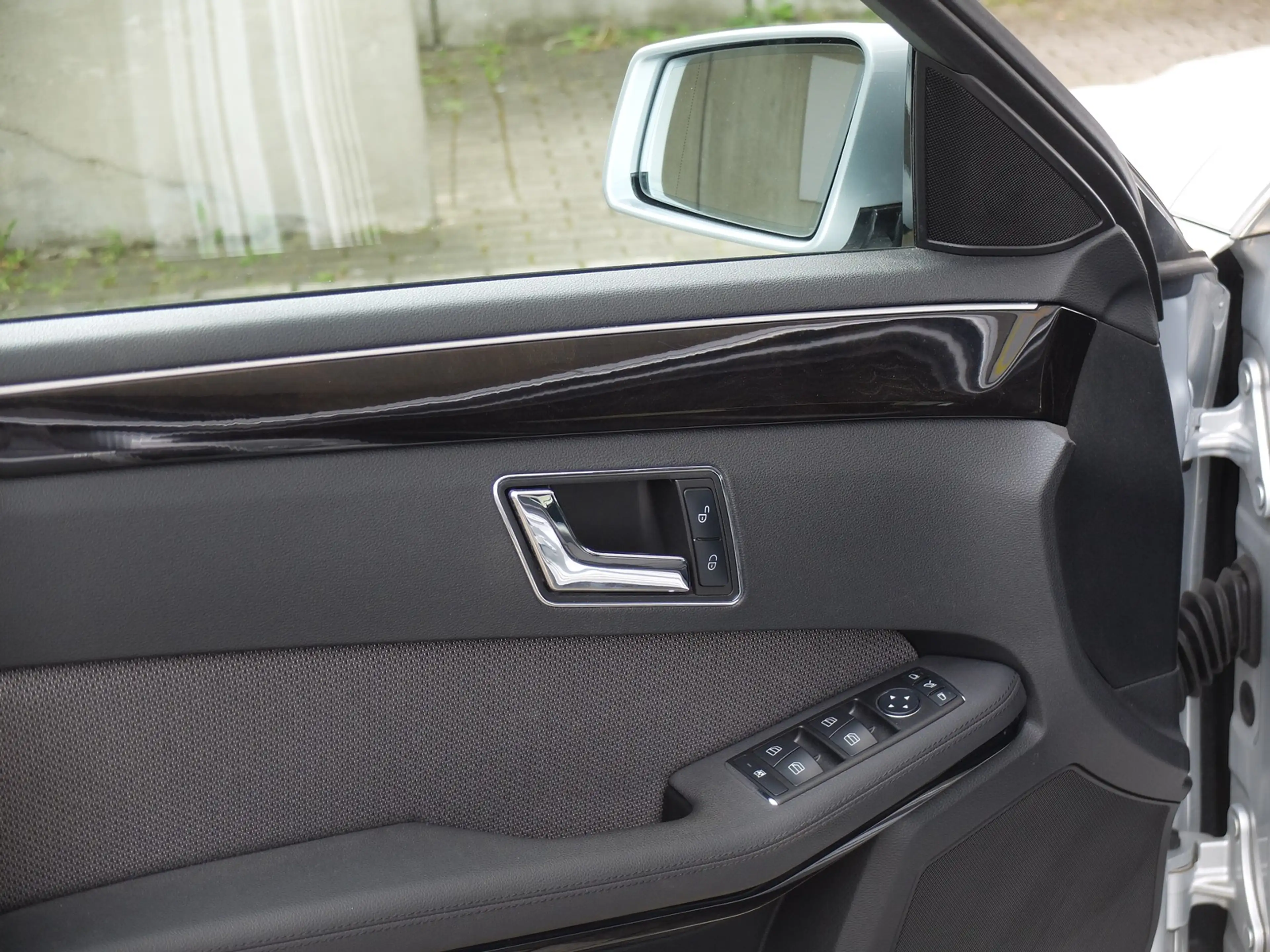 Mercedes-Benz E 250 CDI Avantgarde Automatik nur 100 Tkm — photo 9