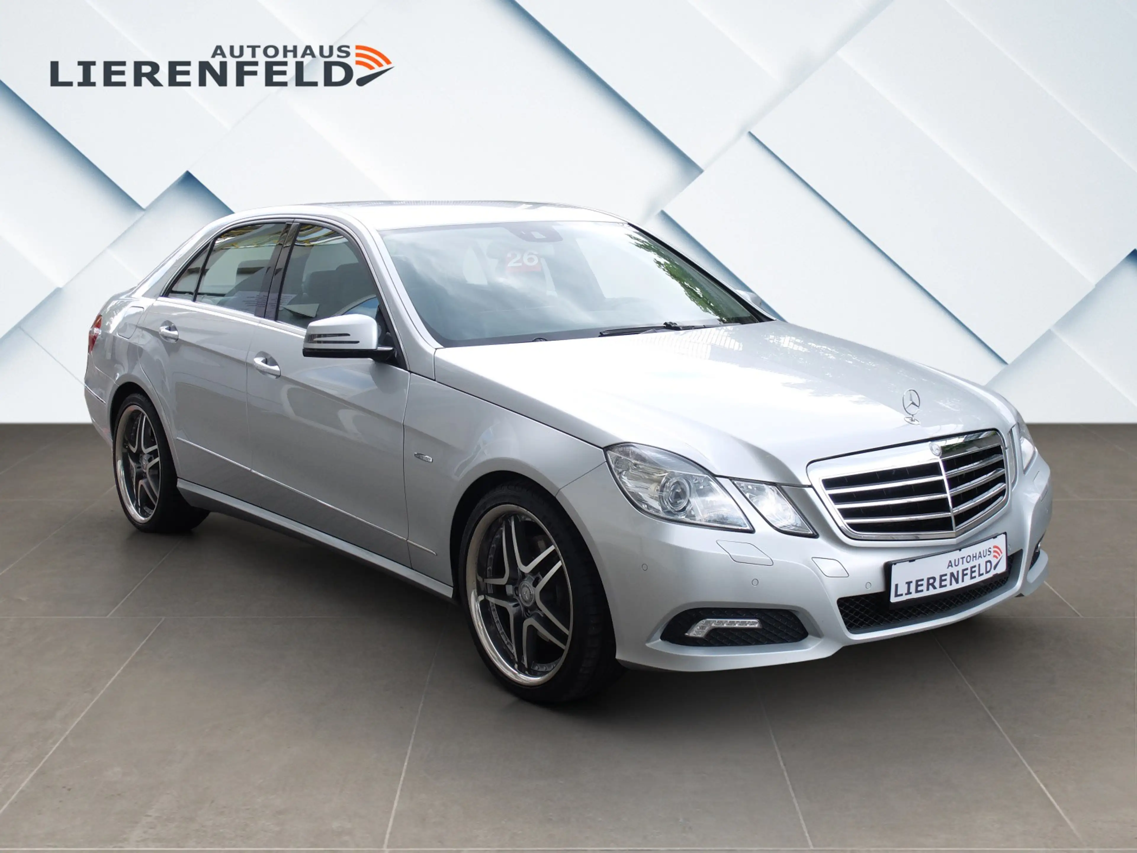 Mercedes-Benz E 250 CDI Avantgarde Automatik nur 100 Tkm — photo 4