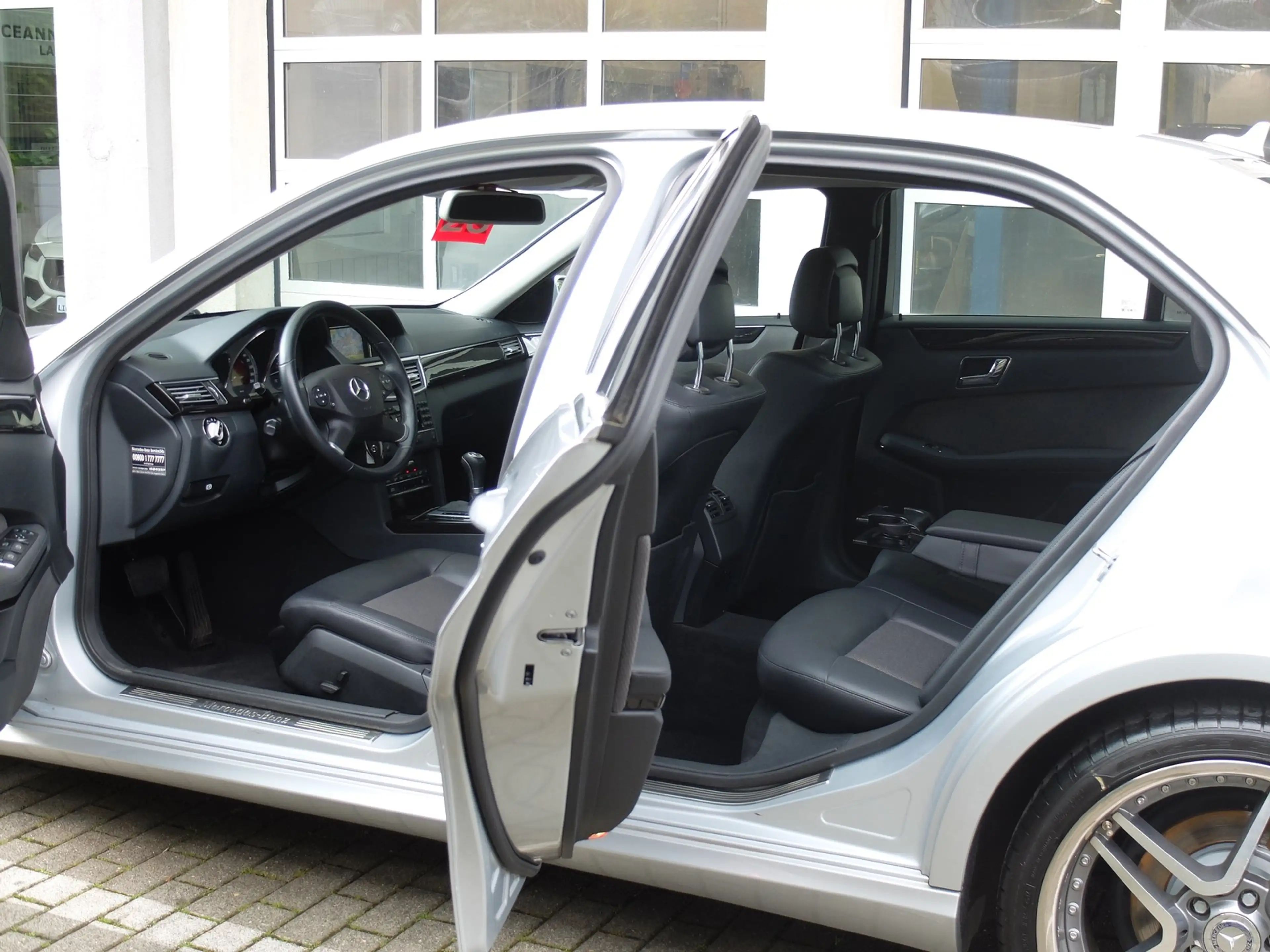 Mercedes-Benz E 250 CDI Avantgarde Automatik nur 100 Tkm — photo 12
