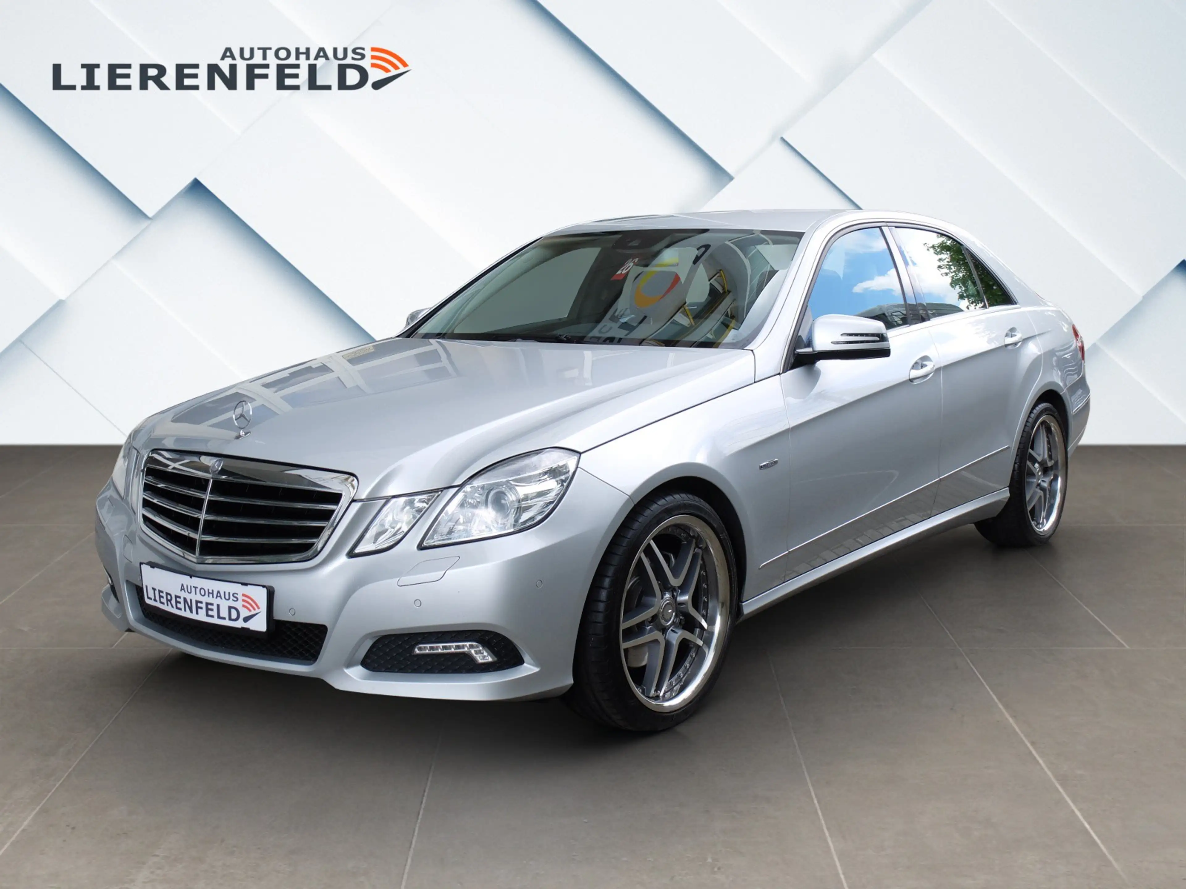 Mercedes-Benz E 250 CDI Avantgarde Automatik nur 100 Tkm