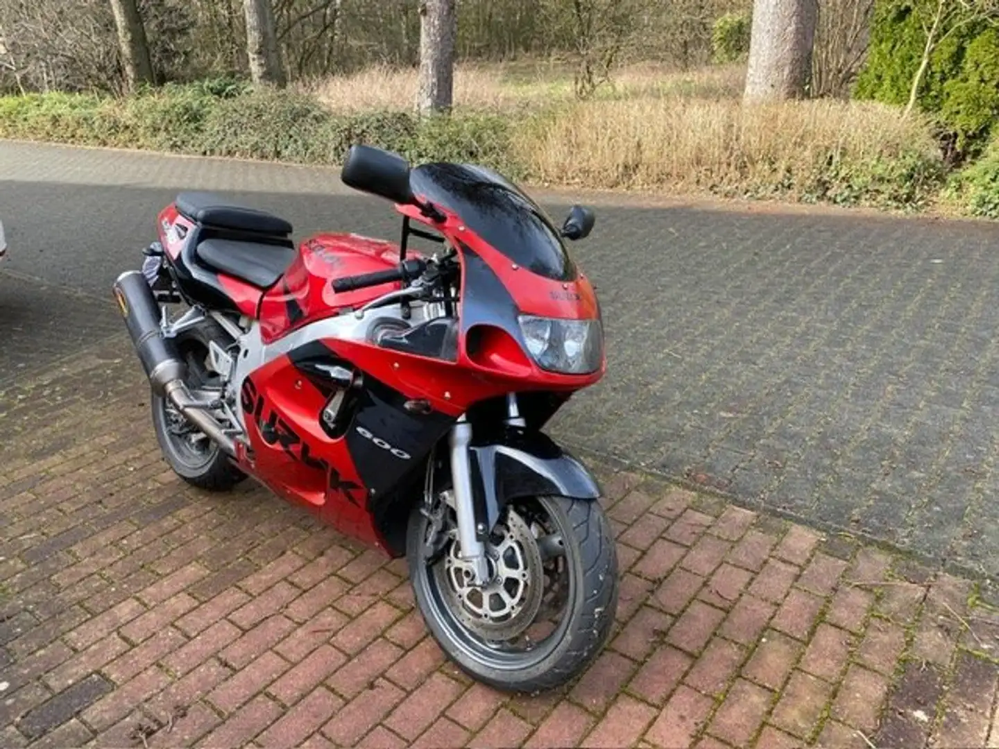 Suzuki GSX-R 600 SRAD Roşu - 1
