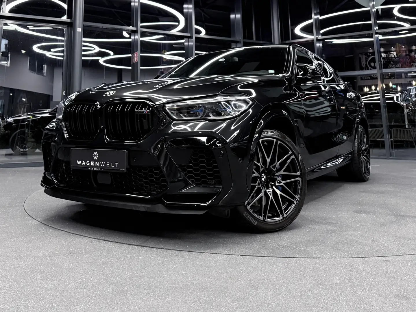 BMW X6 M Competition, Massage, AHK, Pano, Sitzbelüftung Schwarz - 1