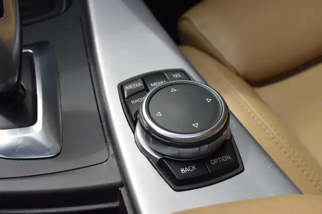 BMW 3 Series view 30