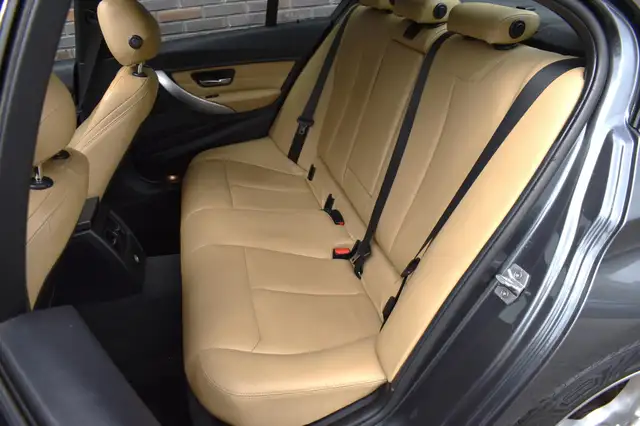 BMW 3 Series view 4