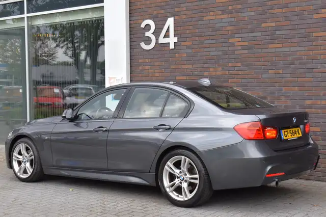 BMW 3 Series view 8