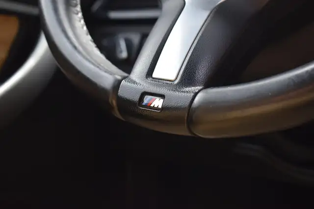 BMW 3 Series view 29
