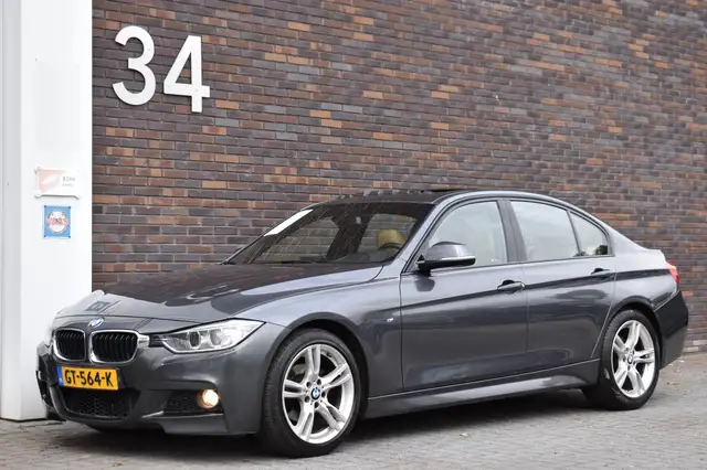 BMW 3 Series view 2