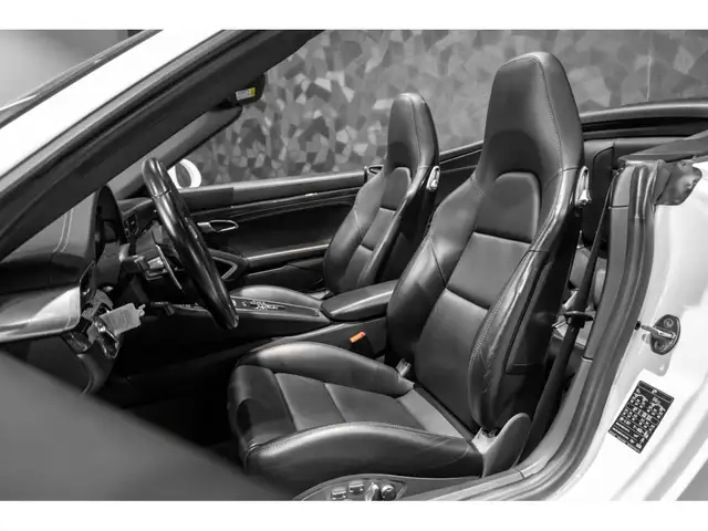 Porsche 911 view 10