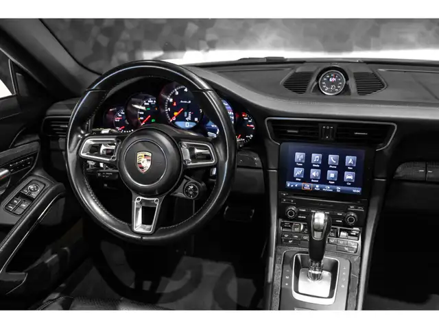 Porsche 911 view 13