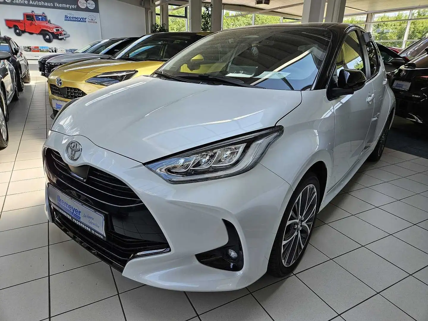 Toyota Yaris Hybrid 130 1.5 Style PLUS Zweifarb-Lackierung Navi Weiß - 1