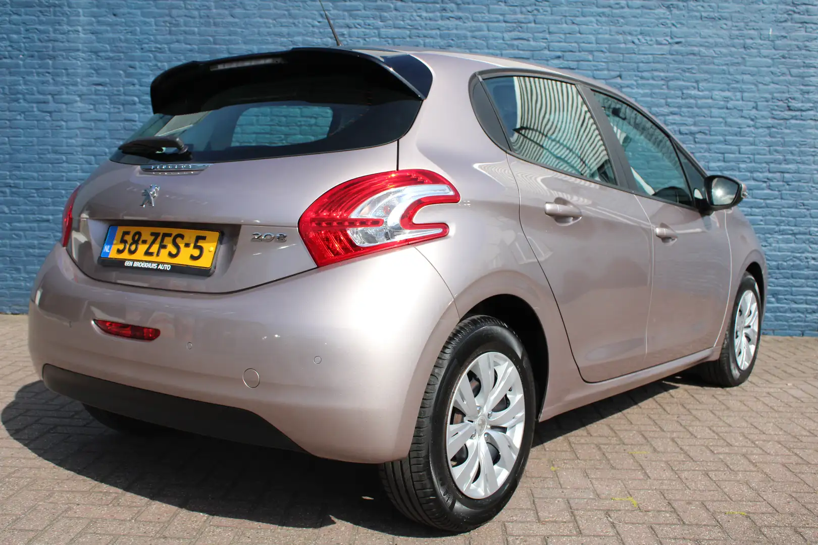 Peugeot 208 1.2 VTi Envy | Navigatie | Climate control | Parke Grijs - 2