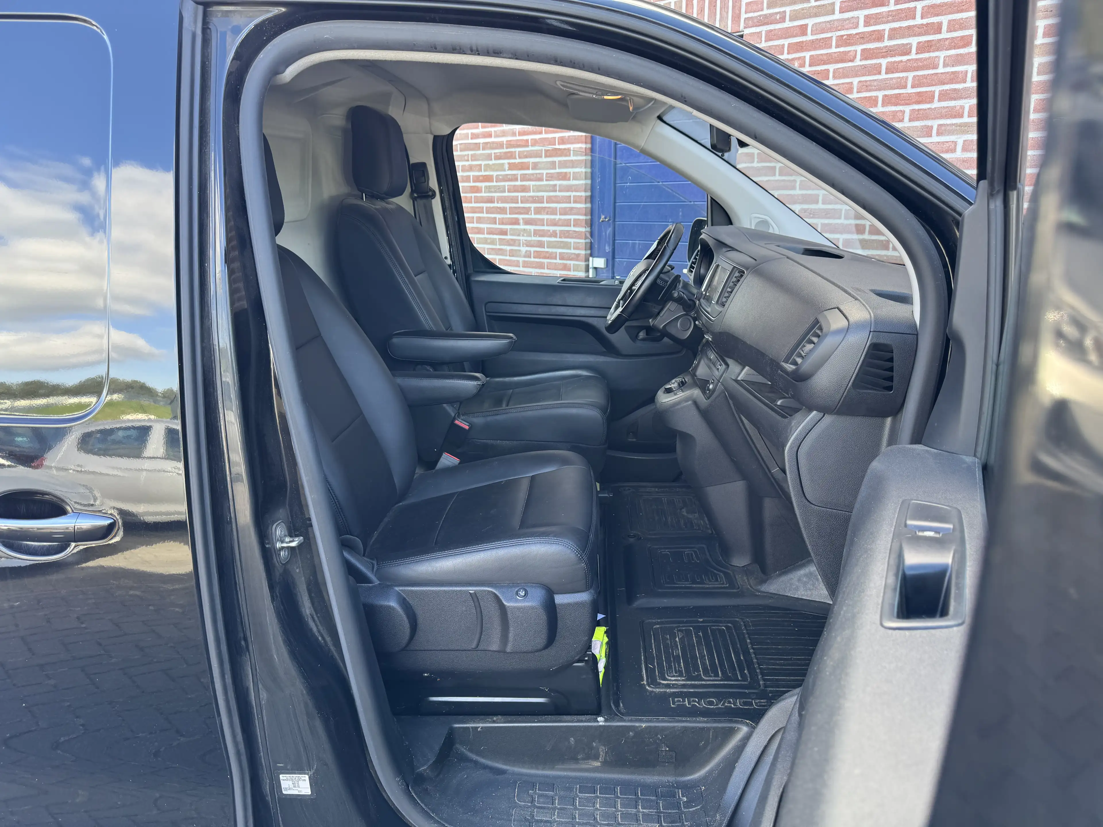 Toyota Proace 2.0 D-4D Aut | Prof Premium | Leer | Navi | Airco — photo 5
