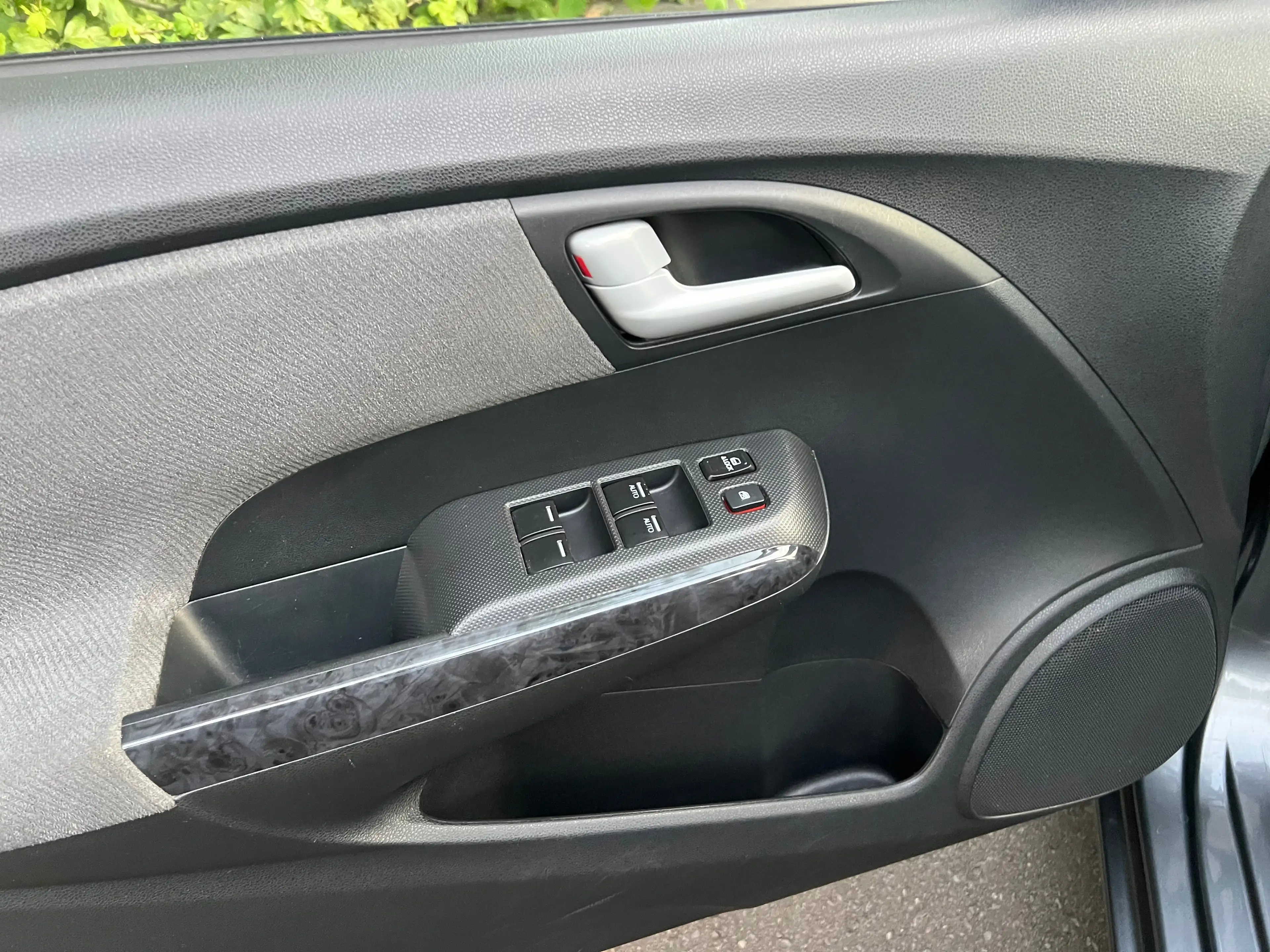 Honda Insight Elegance — photo 14